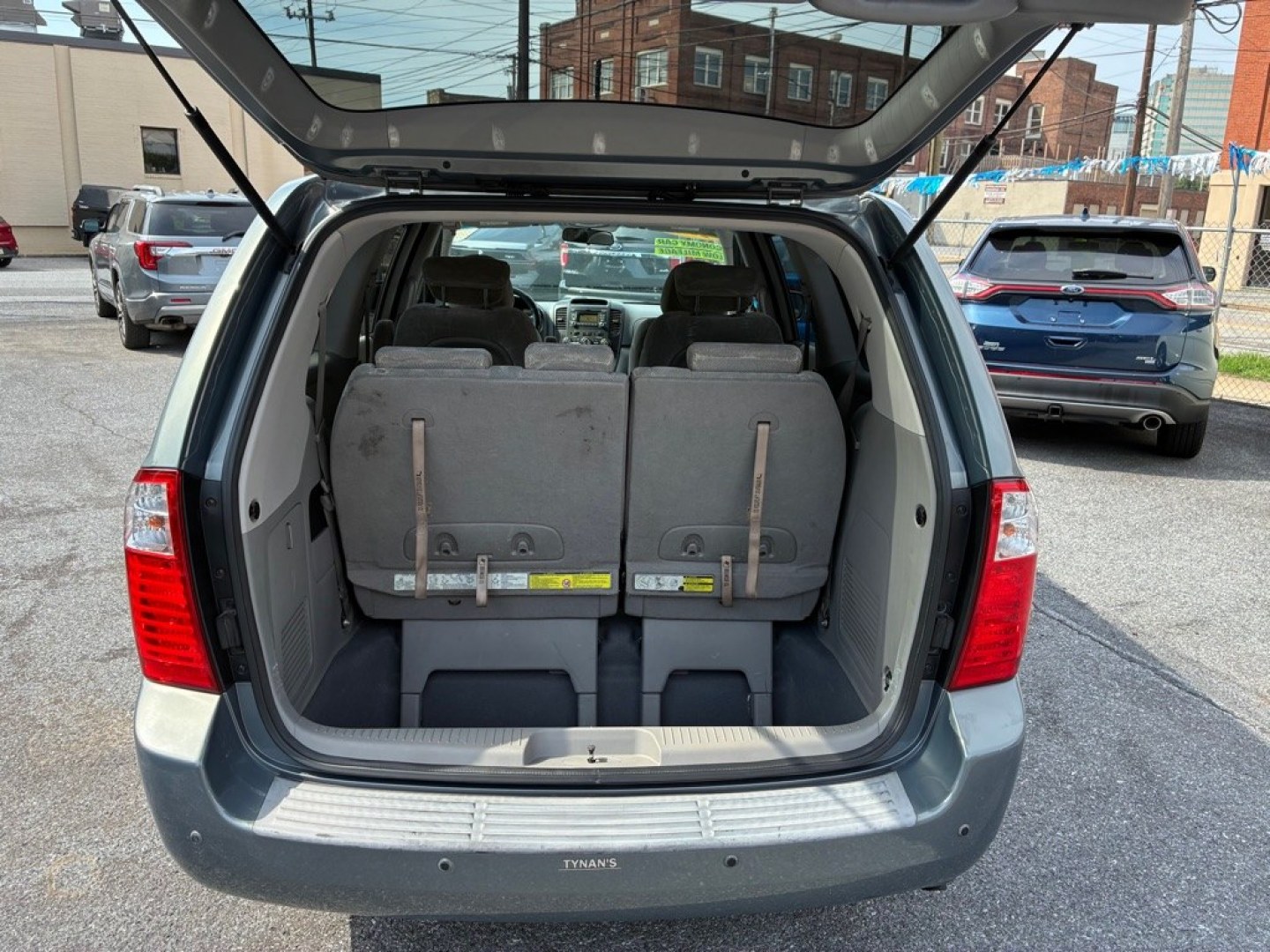 2009 BLUE KIA SEDONA EX (KNDMB233996) with an 3.8L engine, Automatic transmission, located at 117 North Cameron Street, Harrisburg, PA, 17101, (717) 963-8962, 40.267021, -76.875351 - WE FINANCE!!! MOST vehicles are available for financing. Good Credit/ Challenged Credit/ No Credit - ALL Trade-Ins Welcomed!!! APPLY ONLINE or CALL us TODAY Please call us to discuss your cash and/or financing options. Thanks for checking our inventory! We're here to help.- Photo#11