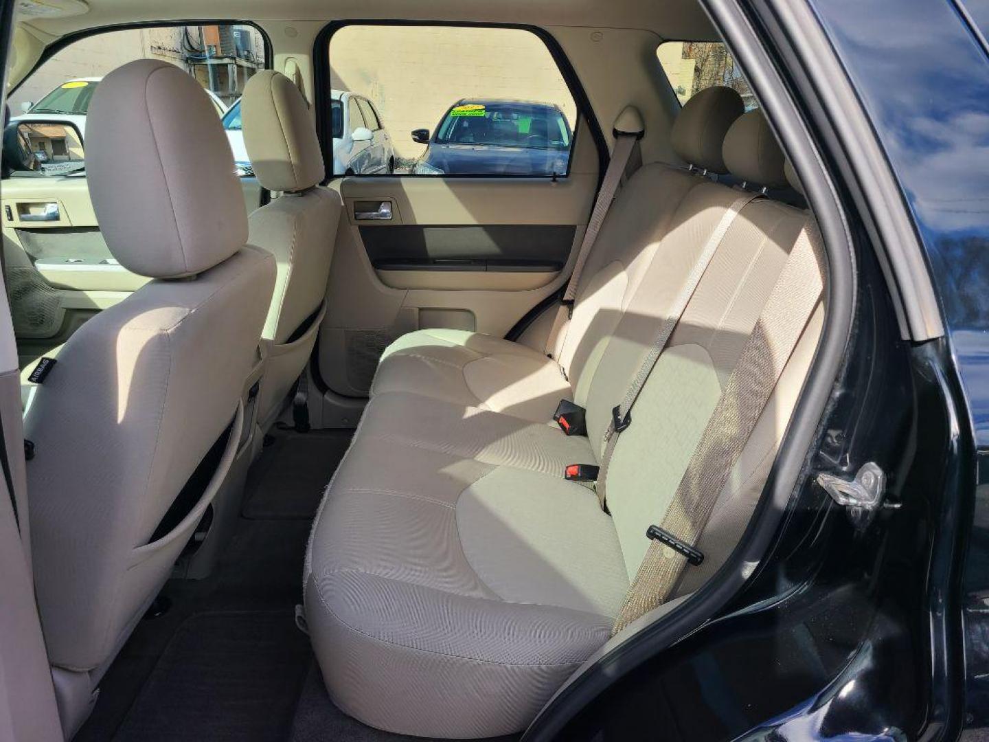 2009 BLACK MERCURY MARINER (4M2CU91729K) with an 2.5L engine, Automatic transmission, located at 117 North Cameron Street, Harrisburg, PA, 17101, (717) 963-8962, 40.267021, -76.875351 - WE FINANCE!!! Good Credit/ Bad Credit/ No Credit - ALL Trade-Ins Welcomed!!! ***Guaranteed Credit Approval*** APPLY ONLINE or CALL us TODAY ;) Internet Prices and Marketplace Prices are SPECIAL discounted ***CASH DEALS*** Retail Prices are higher. Please call us to discuss your cash and finan - Photo#12