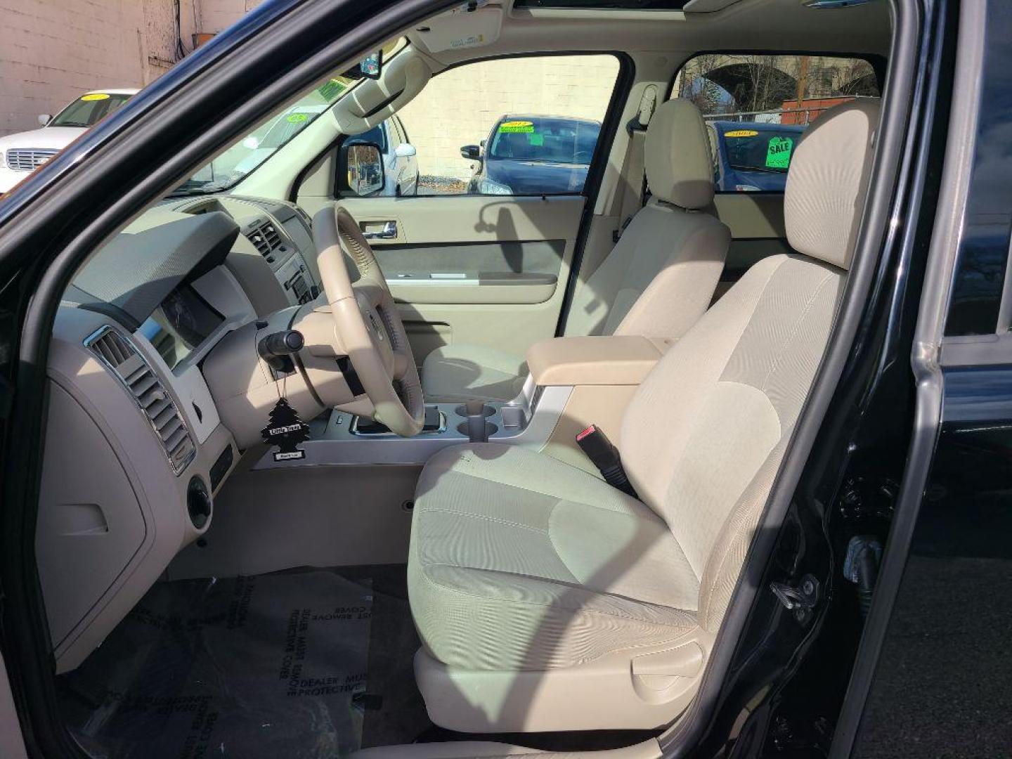 2009 BLACK MERCURY MARINER (4M2CU91729K) with an 2.5L engine, Automatic transmission, located at 117 North Cameron Street, Harrisburg, PA, 17101, (717) 963-8962, 40.267021, -76.875351 - WE FINANCE!!! Good Credit/ Bad Credit/ No Credit - ALL Trade-Ins Welcomed!!! ***Guaranteed Credit Approval*** APPLY ONLINE or CALL us TODAY ;) Internet Prices and Marketplace Prices are SPECIAL discounted ***CASH DEALS*** Retail Prices are higher. Please call us to discuss your cash and finan - Photo#13