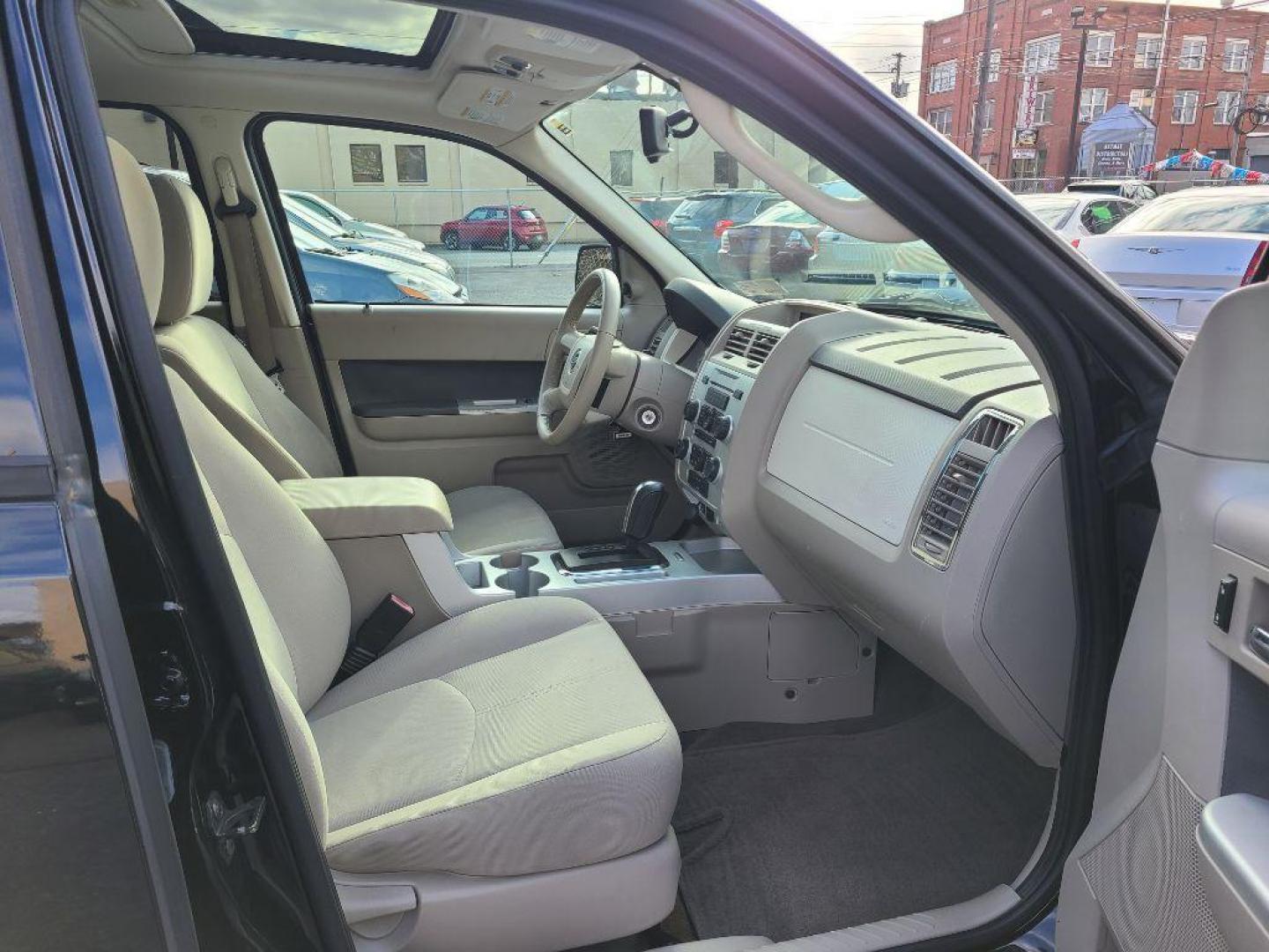 2009 BLACK MERCURY MARINER (4M2CU91729K) with an 2.5L engine, Automatic transmission, located at 117 North Cameron Street, Harrisburg, PA, 17101, (717) 963-8962, 40.267021, -76.875351 - WE FINANCE!!! Good Credit/ Bad Credit/ No Credit - ALL Trade-Ins Welcomed!!! ***Guaranteed Credit Approval*** APPLY ONLINE or CALL us TODAY ;) Internet Prices and Marketplace Prices are SPECIAL discounted ***CASH DEALS*** Retail Prices are higher. Please call us to discuss your cash and finan - Photo#8
