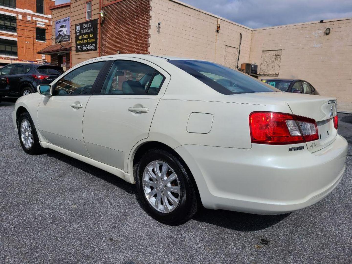 2009 WHITE MITSUBISHI GALANT ES (4A3AB36F09E) with an 2.4L engine, Automatic transmission, located at 117 North Cameron Street, Harrisburg, PA, 17101, (717) 963-8962, 40.267021, -76.875351 - WE FINANCE!!! Good Credit/ Bad Credit/ No Credit - ALL Trade-Ins Welcomed!!! ***Guaranteed Credit Approval*** APPLY ONLINE or CALL us TODAY ;) Internet Prices and Marketplace Prices are SPECIAL discounted ***CASH DEALS*** Retail Prices are higher. Please call us to discuss your cash and finan - Photo#2