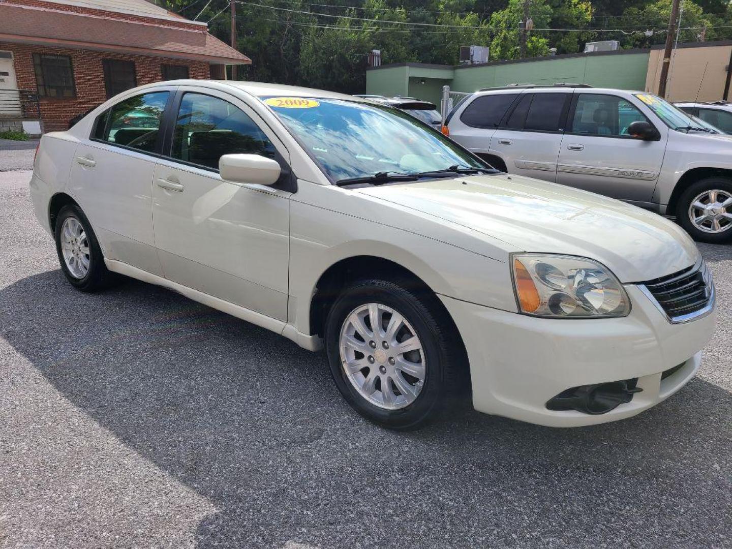 2009 WHITE MITSUBISHI GALANT ES (4A3AB36F09E) with an 2.4L engine, Automatic transmission, located at 117 North Cameron Street, Harrisburg, PA, 17101, (717) 963-8962, 40.267021, -76.875351 - WE FINANCE!!! Good Credit/ Bad Credit/ No Credit - ALL Trade-Ins Welcomed!!! ***Guaranteed Credit Approval*** APPLY ONLINE or CALL us TODAY ;) Internet Prices and Marketplace Prices are SPECIAL discounted ***CASH DEALS*** Retail Prices are higher. Please call us to discuss your cash and finan - Photo#6