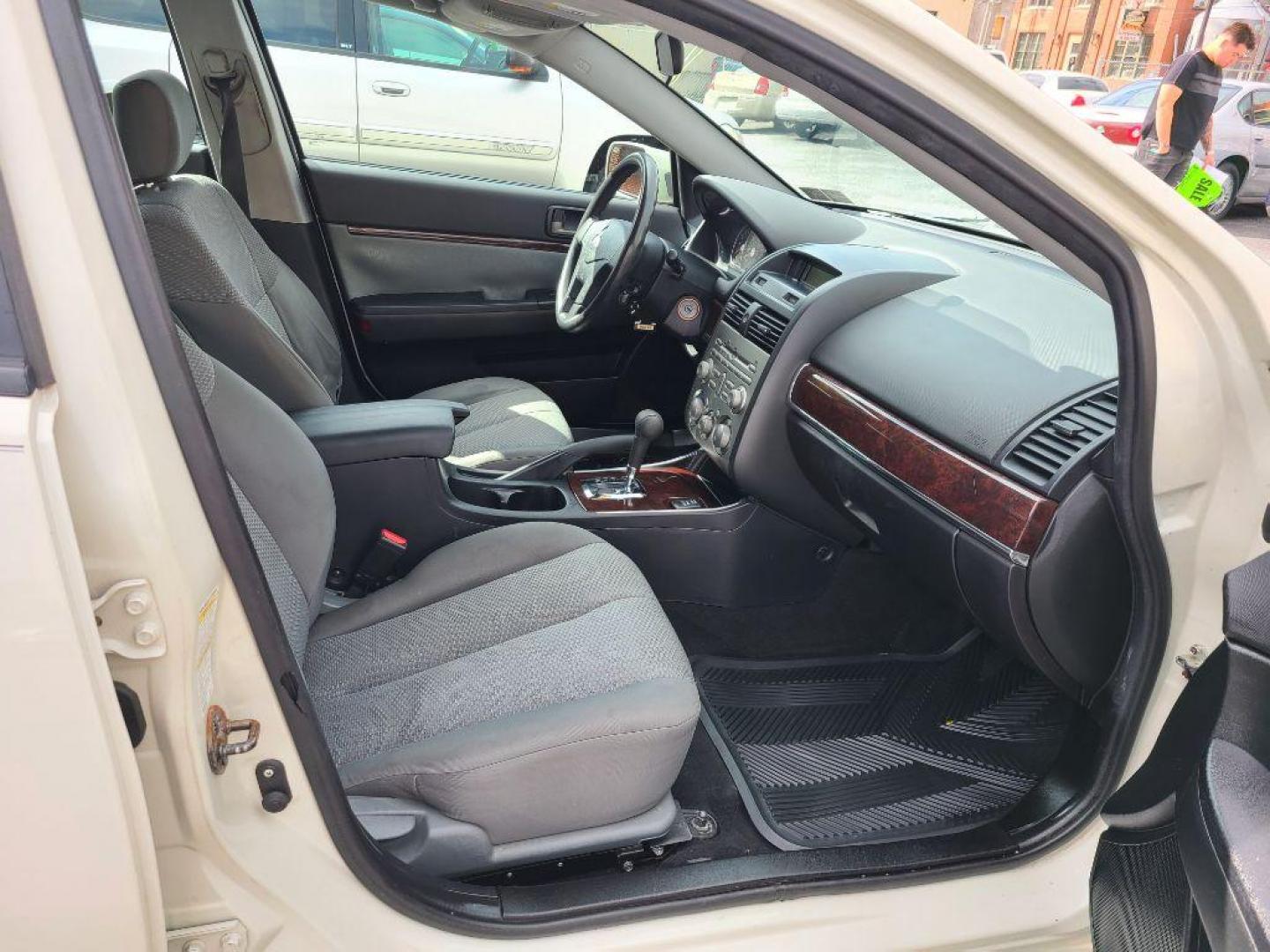 2009 WHITE MITSUBISHI GALANT ES (4A3AB36F09E) with an 2.4L engine, Automatic transmission, located at 117 North Cameron Street, Harrisburg, PA, 17101, (717) 963-8962, 40.267021, -76.875351 - WE FINANCE!!! Good Credit/ Bad Credit/ No Credit - ALL Trade-Ins Welcomed!!! ***Guaranteed Credit Approval*** APPLY ONLINE or CALL us TODAY ;) Internet Prices and Marketplace Prices are SPECIAL discounted ***CASH DEALS*** Retail Prices are higher. Please call us to discuss your cash and finan - Photo#8