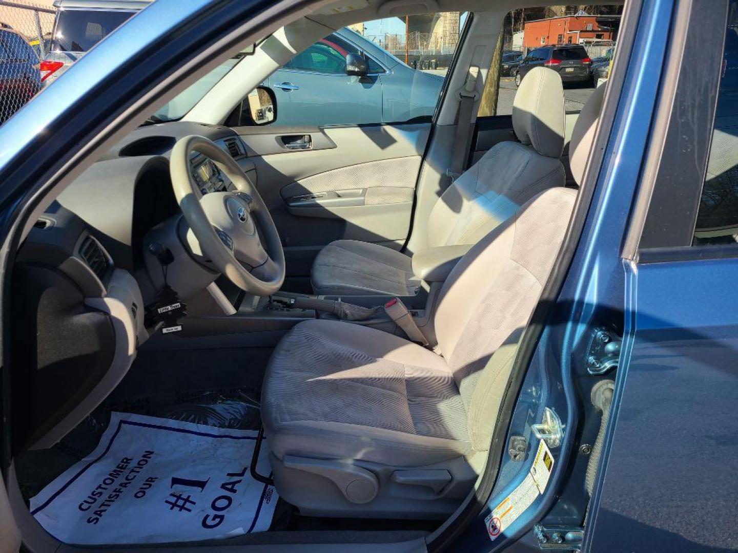 2009 BLUE SUBARU FORESTER 2.5X PREMIUM (JF2SH63659H) with an 2.5L engine, Automatic transmission, located at 117 North Cameron Street, Harrisburg, PA, 17101, (717) 963-8962, 40.267021, -76.875351 - WE FINANCE!!! Good Credit/ Bad Credit/ No Credit - ALL Trade-Ins Welcomed!!! ***Guaranteed Credit Approval*** APPLY ONLINE or CALL us TODAY ;) Internet Prices and Marketplace Prices are SPECIAL discounted ***CASH DEALS*** Retail Prices are higher. Please call us to discuss your cash and finan - Photo#14