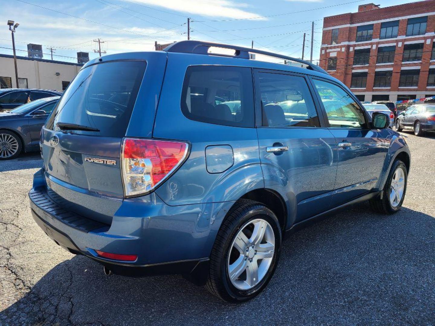 2009 BLUE SUBARU FORESTER 2.5X PREMIUM (JF2SH63659H) with an 2.5L engine, Automatic transmission, located at 117 North Cameron Street, Harrisburg, PA, 17101, (717) 963-8962, 40.267021, -76.875351 - WE FINANCE!!! Good Credit/ Bad Credit/ No Credit - ALL Trade-Ins Welcomed!!! ***Guaranteed Credit Approval*** APPLY ONLINE or CALL us TODAY ;) Internet Prices and Marketplace Prices are SPECIAL discounted ***CASH DEALS*** Retail Prices are higher. Please call us to discuss your cash and finan - Photo#1