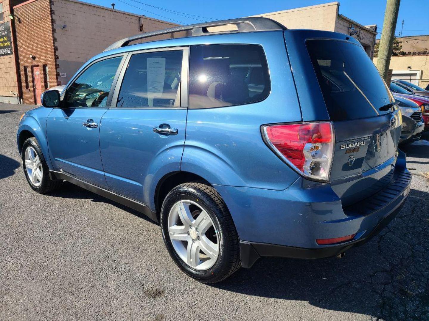 2009 BLUE SUBARU FORESTER 2.5X PREMIUM (JF2SH63659H) with an 2.5L engine, Automatic transmission, located at 117 North Cameron Street, Harrisburg, PA, 17101, (717) 963-8962, 40.267021, -76.875351 - WE FINANCE!!! Good Credit/ Bad Credit/ No Credit - ALL Trade-Ins Welcomed!!! ***Guaranteed Credit Approval*** APPLY ONLINE or CALL us TODAY ;) Internet Prices and Marketplace Prices are SPECIAL discounted ***CASH DEALS*** Retail Prices are higher. Please call us to discuss your cash and finan - Photo#2