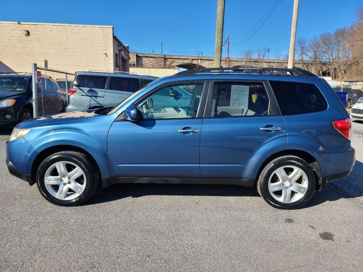 2009 BLUE SUBARU FORESTER 2.5X PREMIUM (JF2SH63659H) with an 2.5L engine, Automatic transmission, located at 117 North Cameron Street, Harrisburg, PA, 17101, (717) 963-8962, 40.267021, -76.875351 - WE FINANCE!!! Good Credit/ Bad Credit/ No Credit - ALL Trade-Ins Welcomed!!! ***Guaranteed Credit Approval*** APPLY ONLINE or CALL us TODAY ;) Internet Prices and Marketplace Prices are SPECIAL discounted ***CASH DEALS*** Retail Prices are higher. Please call us to discuss your cash and finan - Photo#4