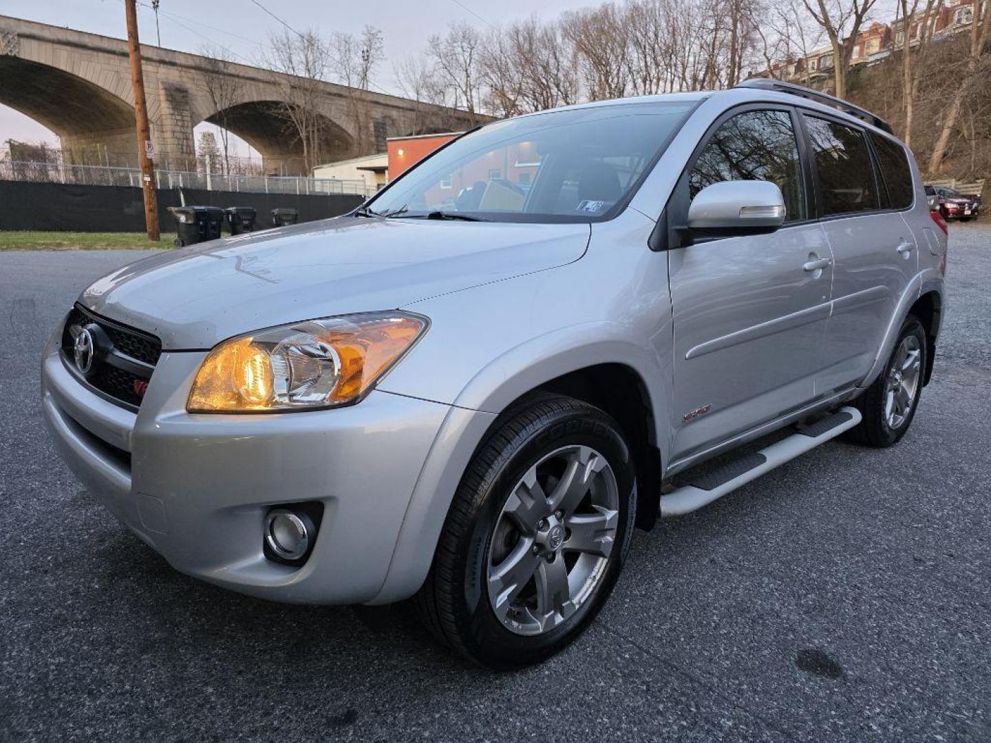 2009 SILVER TOYOTA RAV4 SPORT (JTMBK32V395) with an 3.5L engine, Automatic transmission, located at 117 North Cameron Street, Harrisburg, PA, 17101, (717) 963-8962, 40.267021, -76.875351 - WE FINANCE!!! Good Credit/ Bad Credit/ No Credit - ALL Trade-Ins Welcomed!!! ***Guaranteed Credit Approval*** APPLY ONLINE or CALL us TODAY ;) Please call us to discuss your cash and financing options. - Photo#0