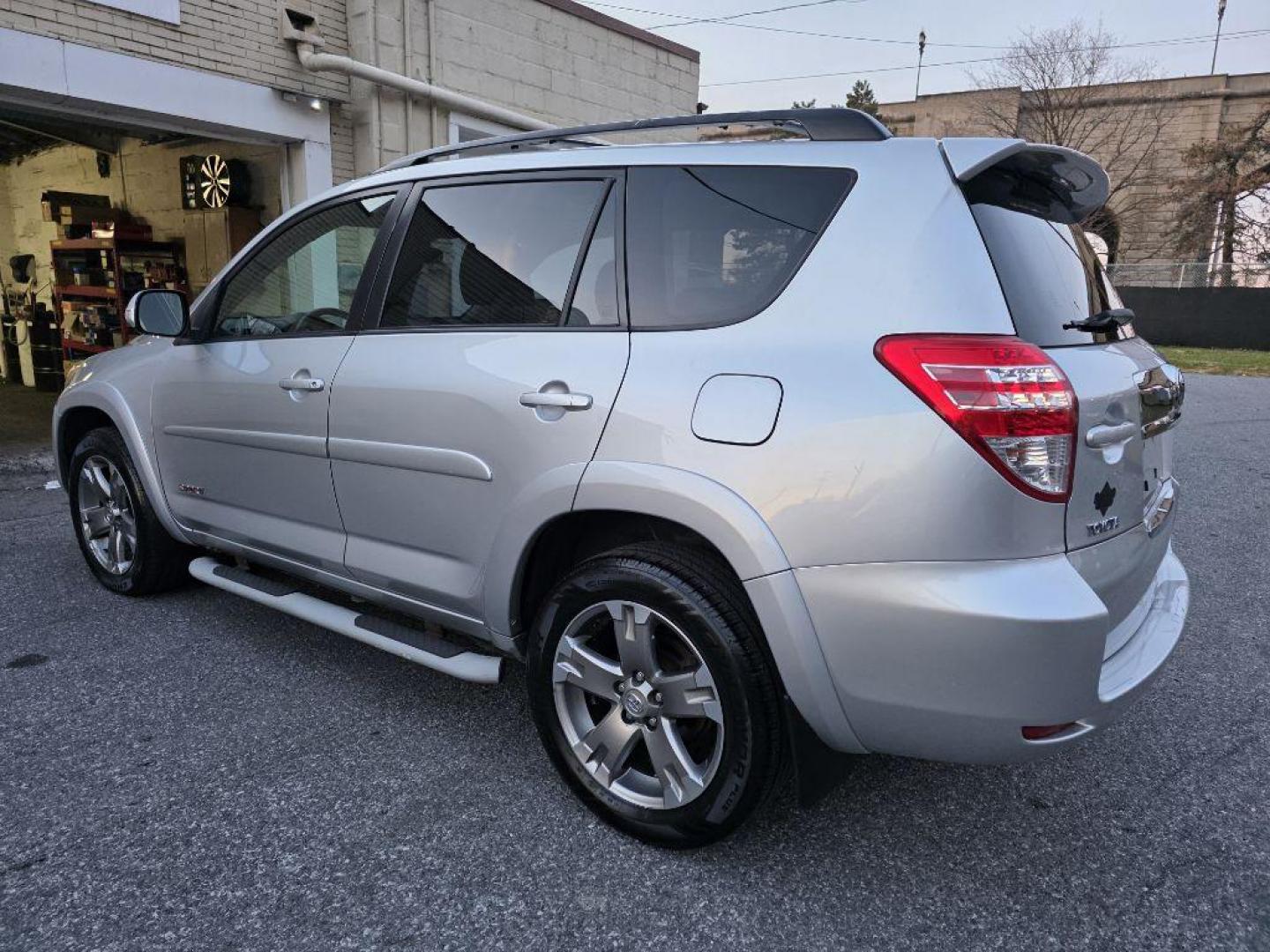 2009 SILVER TOYOTA RAV4 SPORT (JTMBK32V395) with an 3.5L engine, Automatic transmission, located at 117 North Cameron Street, Harrisburg, PA, 17101, (717) 963-8962, 40.267021, -76.875351 - WE FINANCE!!! Good Credit/ Bad Credit/ No Credit - ALL Trade-Ins Welcomed!!! ***Guaranteed Credit Approval*** APPLY ONLINE or CALL us TODAY ;) Please call us to discuss your cash and financing options. - Photo#2