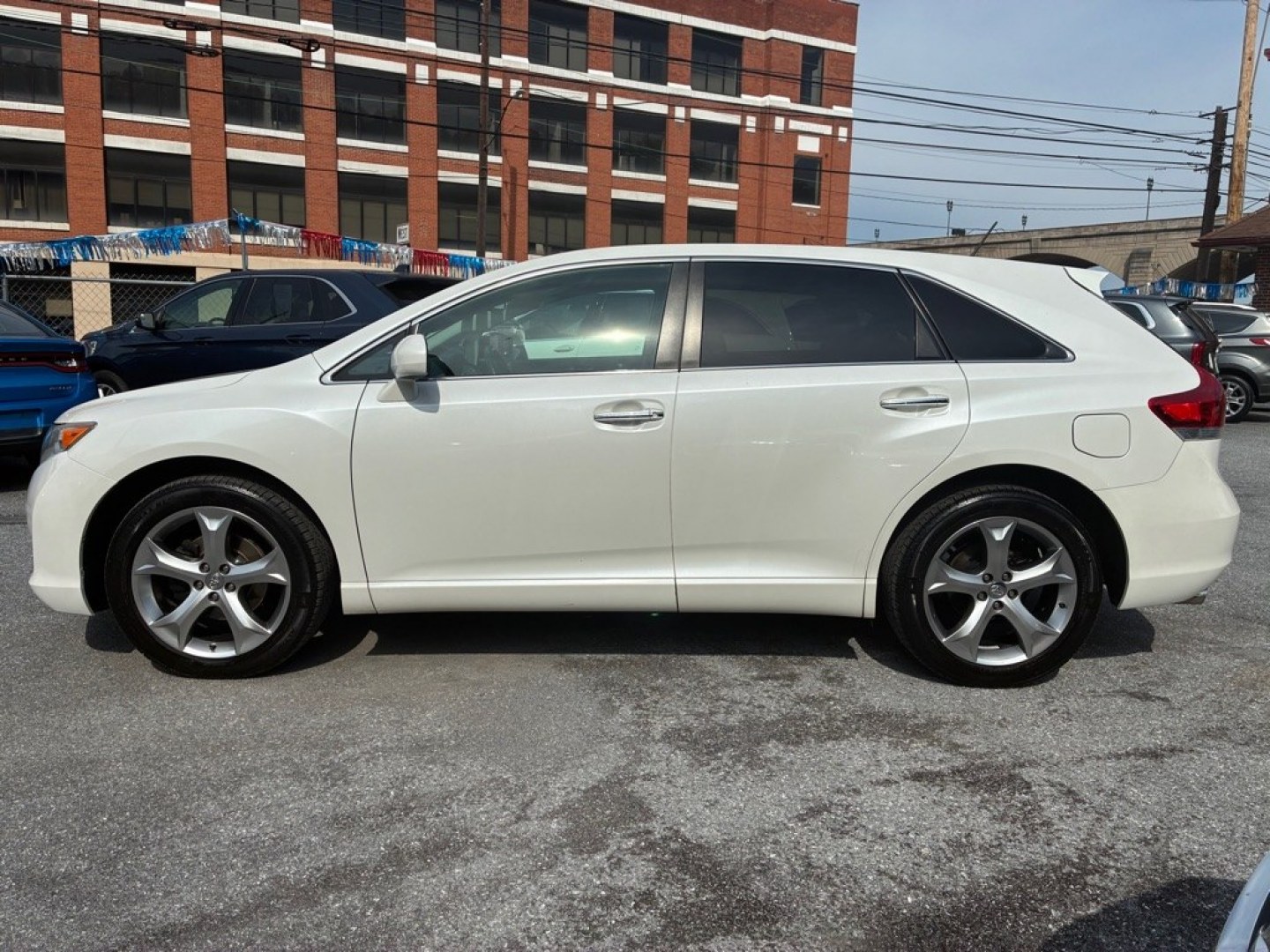 2009 WHITE TOYOTA VENZA (4T3BK11A29U) with an 3.5L engine, Automatic transmission, located at 117 North Cameron Street, Harrisburg, PA, 17101, (717) 963-8962, 40.267021, -76.875351 - WE FINANCE!!! MOST vehicles are available for financing. Good Credit/ Challenged Credit/ No Credit - ALL Trade-Ins Welcomed!!! APPLY ONLINE or CALL us TODAY Please call us to discuss your cash and/or financing options. Thanks for checking our inventory! We're here to help.- Photo#1