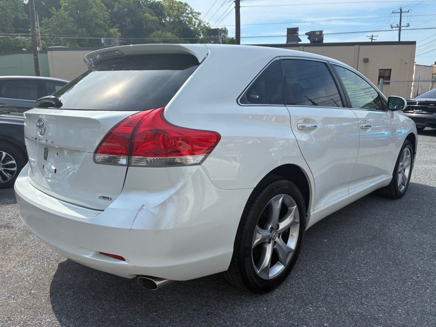 2009 WHITE TOYOTA VENZA (4T3BK11A29U) with an 3.5L engine, Automatic transmission, located at 117 North Cameron Street, Harrisburg, PA, 17101, (717) 963-8962, 40.267021, -76.875351 - WE FINANCE!!! MOST vehicles are available for financing. Good Credit/ Challenged Credit/ No Credit - ALL Trade-Ins Welcomed!!! APPLY ONLINE or CALL us TODAY Please call us to discuss your cash and/or financing options. Thanks for checking our inventory! We're here to help.- Photo#4