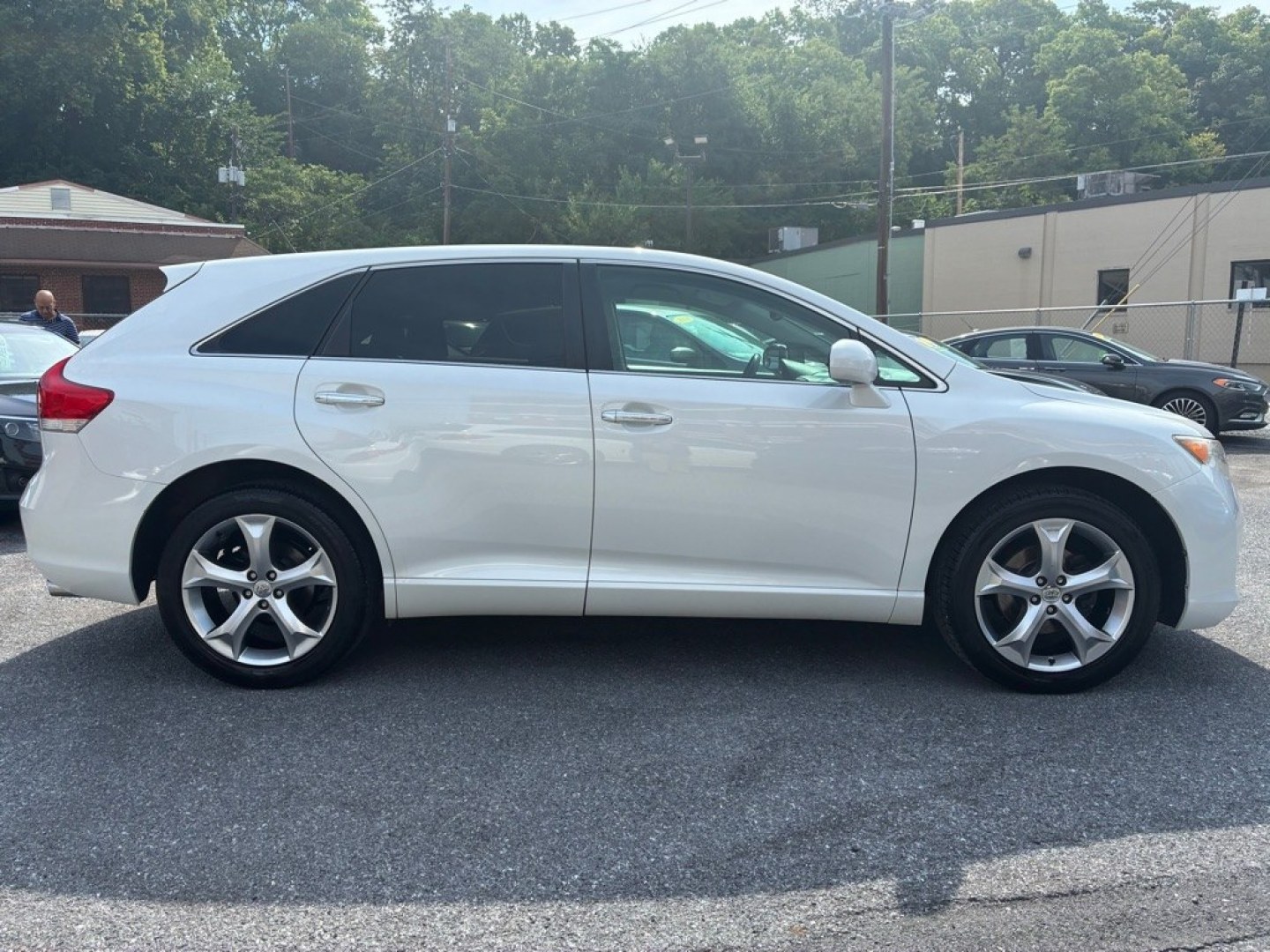 2009 WHITE TOYOTA VENZA (4T3BK11A29U) with an 3.5L engine, Automatic transmission, located at 117 North Cameron Street, Harrisburg, PA, 17101, (717) 963-8962, 40.267021, -76.875351 - WE FINANCE!!! MOST vehicles are available for financing. Good Credit/ Challenged Credit/ No Credit - ALL Trade-Ins Welcomed!!! APPLY ONLINE or CALL us TODAY Please call us to discuss your cash and/or financing options. Thanks for checking our inventory! We're here to help.- Photo#5