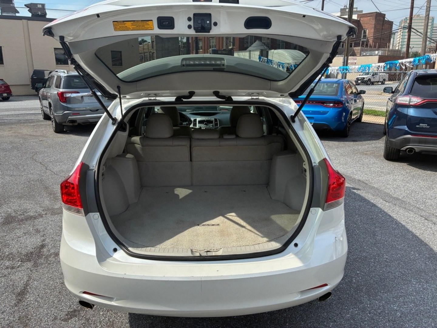 2009 WHITE TOYOTA VENZA (4T3BK11A29U) with an 3.5L engine, Automatic transmission, located at 117 North Cameron Street, Harrisburg, PA, 17101, (717) 963-8962, 40.267021, -76.875351 - WE FINANCE!!! MOST vehicles are available for financing. Good Credit/ Challenged Credit/ No Credit - ALL Trade-Ins Welcomed!!! APPLY ONLINE or CALL us TODAY Please call us to discuss your cash and/or financing options. Thanks for checking our inventory! We're here to help.- Photo#10