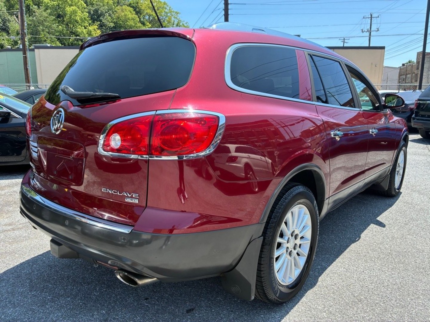 2010 RED BUICK ENCLAVE CXL (5GALVBED2AJ) with an 3.6L engine, Automatic transmission, located at 117 North Cameron Street, Harrisburg, PA, 17101, (717) 963-8962, 40.267021, -76.875351 - WE FINANCE!!! MOST vehicles are available for financing. Good Credit/ Challenged Credit/ No Credit - ALL Trade-Ins Welcomed!!! APPLY ONLINE or CALL us TODAY Please call us to discuss your cash and/or financing options. Thanks for checking our inventory! We're here to help.- Photo#4