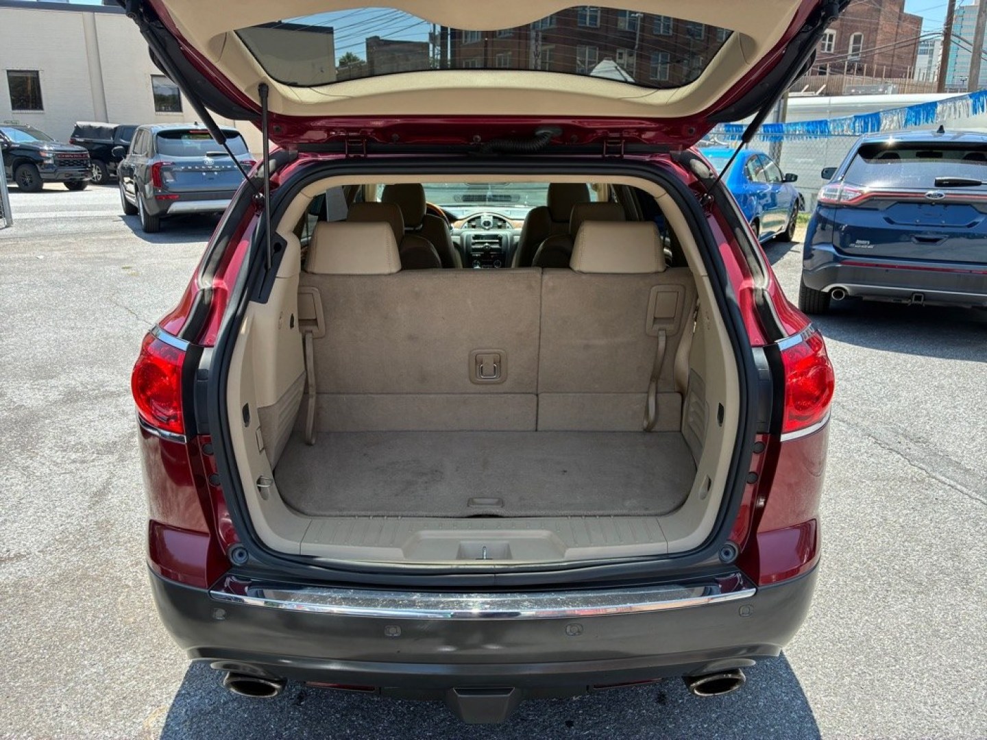 2010 RED BUICK ENCLAVE CXL (5GALVBED2AJ) with an 3.6L engine, Automatic transmission, located at 117 North Cameron Street, Harrisburg, PA, 17101, (717) 963-8962, 40.267021, -76.875351 - WE FINANCE!!! MOST vehicles are available for financing. Good Credit/ Challenged Credit/ No Credit - ALL Trade-Ins Welcomed!!! APPLY ONLINE or CALL us TODAY Please call us to discuss your cash and/or financing options. Thanks for checking our inventory! We're here to help.- Photo#11