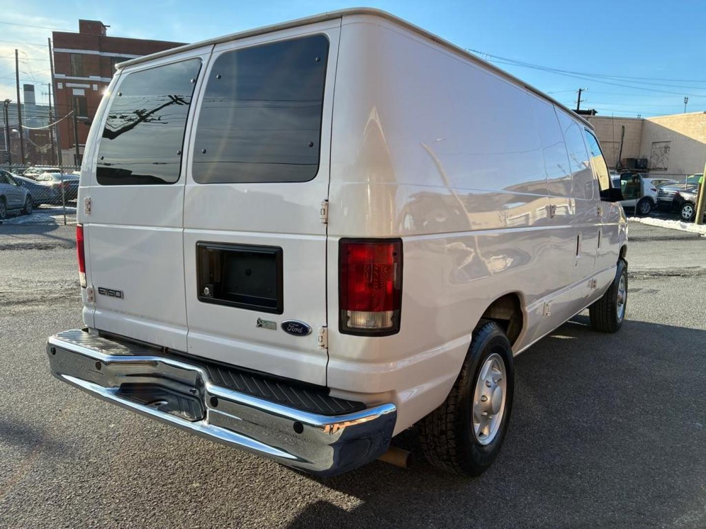 2010 WHITE FORD ECONOLINE E150 VAN (1FTNE1EW8AD) with an 4.6L engine, Automatic transmission, located at 117 North Cameron Street, Harrisburg, PA, 17101, (717) 963-8962, 40.267021, -76.875351 - WE FINANCE!!! Good Credit/ Challenged Credit/ No Credit - ALL Trade-Ins Welcomed!!! APPLY ONLINE or CALL us TODAY ;) Please call us to discuss your cash and/or financing options. - Photo#4