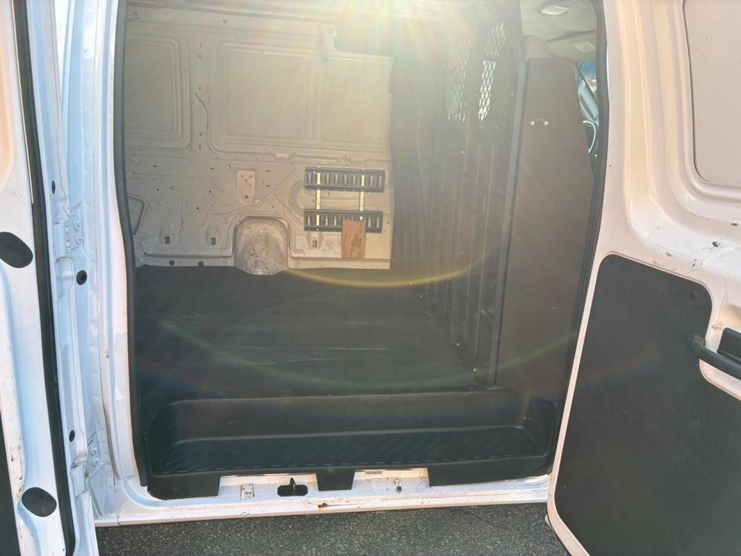 2010 WHITE FORD ECONOLINE E150 VAN (1FTNE1EW8AD) with an 4.6L engine, Automatic transmission, located at 117 North Cameron Street, Harrisburg, PA, 17101, (717) 963-8962, 40.267021, -76.875351 - WE FINANCE!!! Good Credit/ Challenged Credit/ No Credit - ALL Trade-Ins Welcomed!!! APPLY ONLINE or CALL us TODAY ;) Please call us to discuss your cash and/or financing options. - Photo#8