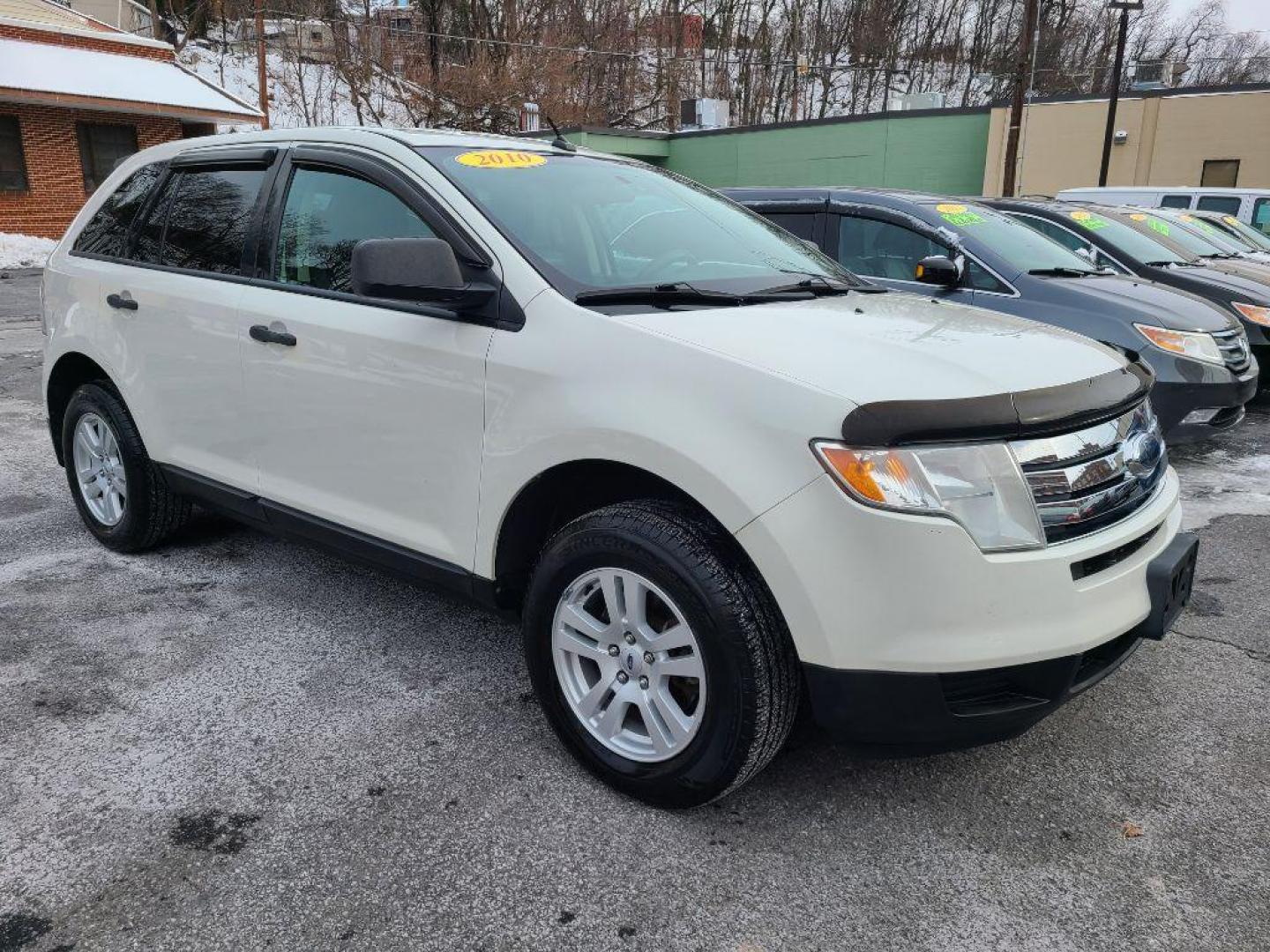 2010 WHITE FORD EDGE SE (2FMDK3GC5AB) with an 3.5L engine, Automatic transmission, located at 117 North Cameron Street, Harrisburg, PA, 17101, (717) 963-8962, 40.267021, -76.875351 - WE FINANCE!!! Good Credit/ Bad Credit/ No Credit - ALL Trade-Ins Welcomed!!! ***Guaranteed Credit Approval*** APPLY ONLINE or CALL us TODAY ;) Internet Prices and Marketplace Prices are SPECIAL discounted ***CASH DEALS*** Retail Prices are higher. Please call us to discuss your cash and finan - Photo#6