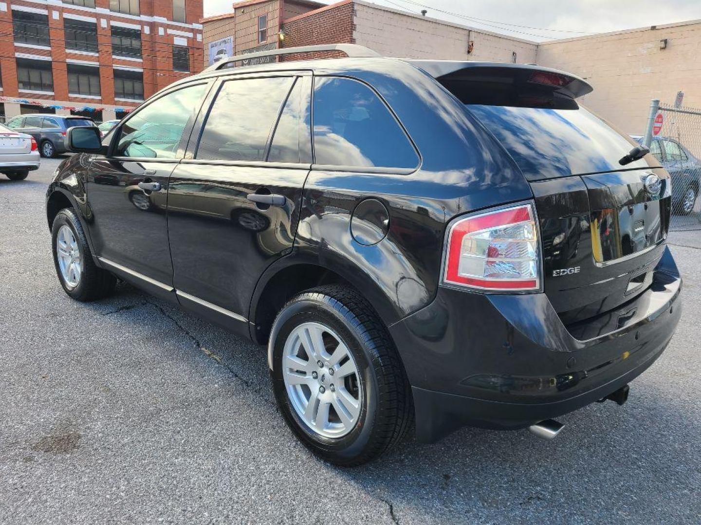 2010 BLACK FORD EDGE SE (2FMDK3GC9AB) with an 3.5L engine, Automatic transmission, located at 117 North Cameron Street, Harrisburg, PA, 17101, (717) 963-8962, 40.267021, -76.875351 - Photo#5