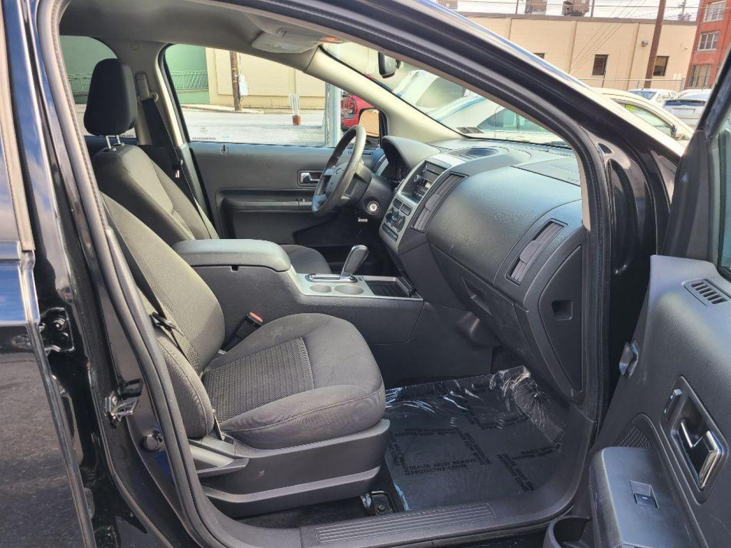 2010 BLACK FORD EDGE SE (2FMDK3GC9AB) with an 3.5L engine, Automatic transmission, located at 117 North Cameron Street, Harrisburg, PA, 17101, (717) 963-8962, 40.267021, -76.875351 - Photo#8
