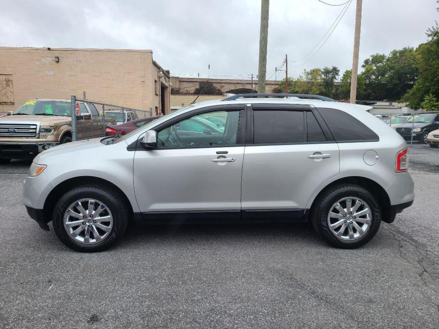 2010 SILVER FORD EDGE SEL (2FMDK4JC2AB) with an 3.5L engine, Automatic transmission, located at 117 North Cameron Street, Harrisburg, PA, 17101, (717) 963-8962, 40.267021, -76.875351 - WE FINANCE!!! Good Credit/ Bad Credit/ No Credit - ALL Trade-Ins Welcomed!!! ***Guaranteed Credit Approval*** APPLY ONLINE or CALL us TODAY ;) Please call us to discuss your cash and financing options. - Photo#1
