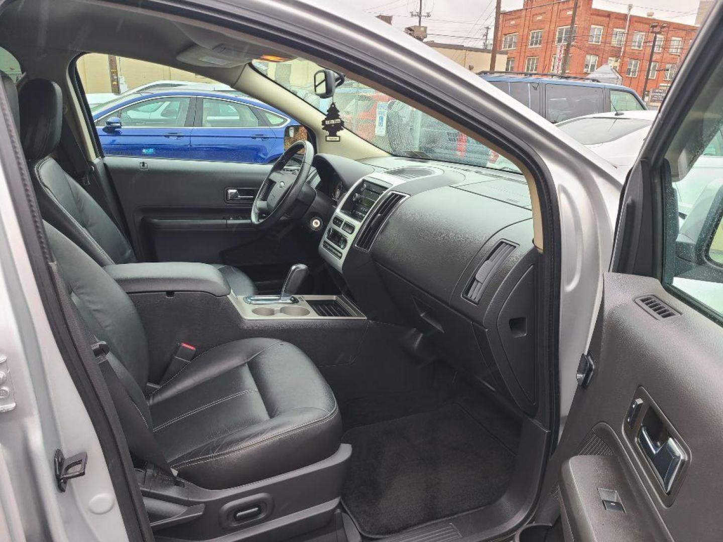 2010 SILVER FORD EDGE SEL (2FMDK4JC2AB) with an 3.5L engine, Automatic transmission, located at 117 North Cameron Street, Harrisburg, PA, 17101, (717) 963-8962, 40.267021, -76.875351 - WE FINANCE!!! Good Credit/ Bad Credit/ No Credit - ALL Trade-Ins Welcomed!!! ***Guaranteed Credit Approval*** APPLY ONLINE or CALL us TODAY ;) Please call us to discuss your cash and financing options. - Photo#8
