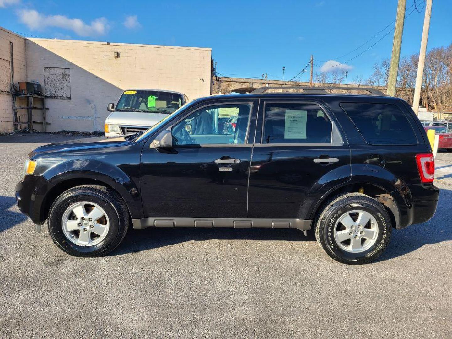 2010 BLACK FORD ESCAPE XLT (1FMCU9D75AK) with an 2.5L engine, Automatic transmission, located at 117 North Cameron Street, Harrisburg, PA, 17101, (717) 963-8962, 40.267021, -76.875351 - WE FINANCE!!! Good Credit/ Bad Credit/ No Credit - ALL Trade-Ins Welcomed!!! ***Guaranteed Credit Approval*** APPLY ONLINE or CALL us TODAY ;) Internet Prices and Marketplace Prices are SPECIAL discounted ***CASH DEALS*** Retail Prices are higher. Please call us to discuss your cash and finan - Photo#1