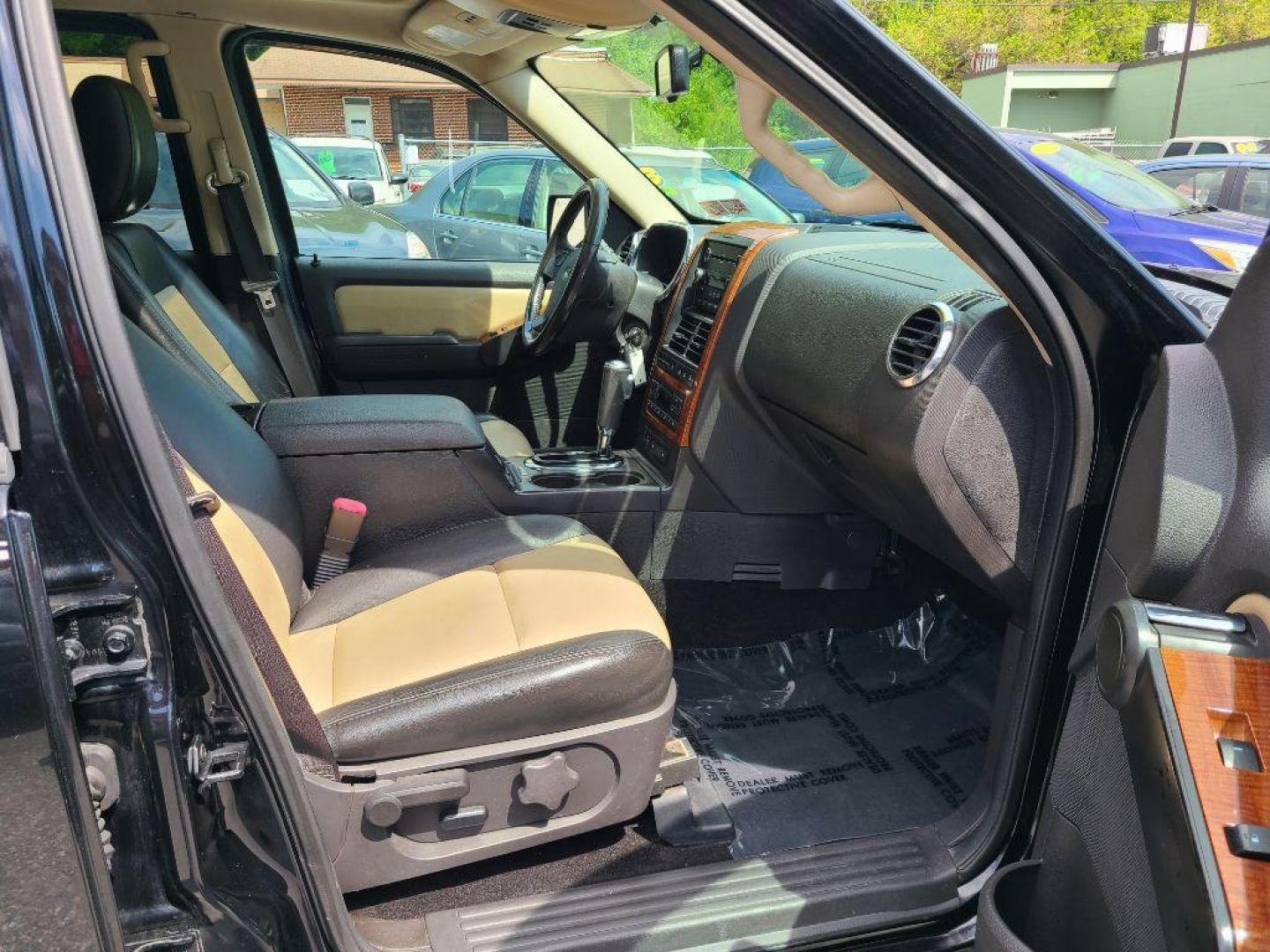 2010 BLACK FORD EXPLORER EDDIE BAUER (1FMEU7EEXAU) with an 4.0L engine, Automatic transmission, located at 117 North Cameron Street, Harrisburg, PA, 17101, (717) 963-8962, 40.267021, -76.875351 - Photo#9