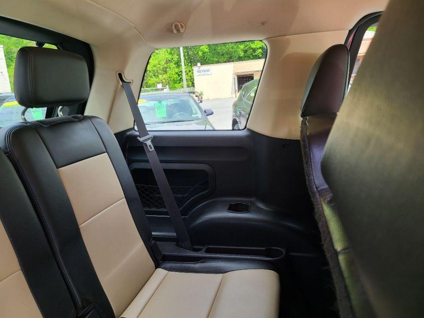 2010 BLACK FORD EXPLORER EDDIE BAUER (1FMEU7EEXAU) with an 4.0L engine, Automatic transmission, located at 117 North Cameron Street, Harrisburg, PA, 17101, (717) 963-8962, 40.267021, -76.875351 - Photo#11