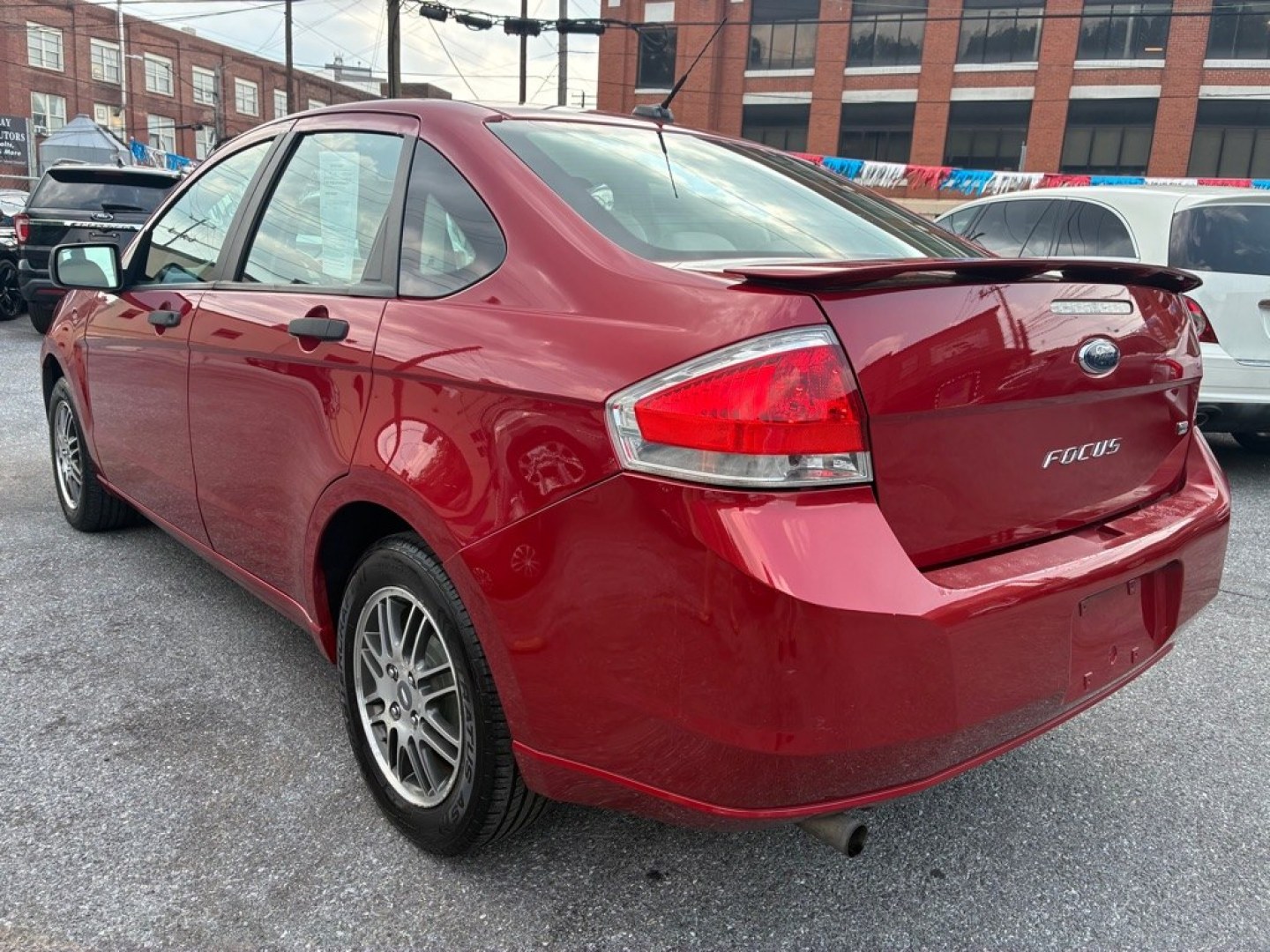 2010 RED FORD FOCUS SE (1FAHP3FN9AW) with an 2.0L engine, Automatic transmission, located at 117 North Cameron Street, Harrisburg, PA, 17101, (717) 963-8962, 40.267021, -76.875351 - WE FINANCE!!! Good Credit/ Challenged Credit/ No Credit - ALL Trade-Ins Welcomed!!! APPLY ONLINE or CALL us TODAY ;) Please call us to discuss your cash and/or financing options.- Photo#2
