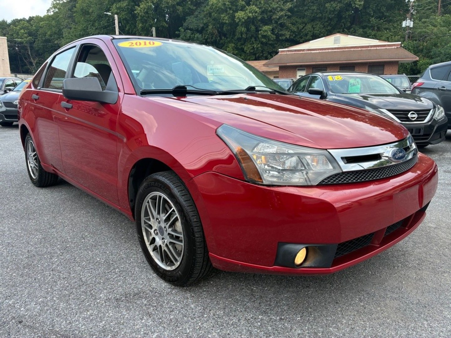 2010 RED FORD FOCUS SE (1FAHP3FN9AW) with an 2.0L engine, Automatic transmission, located at 117 North Cameron Street, Harrisburg, PA, 17101, (717) 963-8962, 40.267021, -76.875351 - WE FINANCE!!! Good Credit/ Challenged Credit/ No Credit - ALL Trade-Ins Welcomed!!! APPLY ONLINE or CALL us TODAY ;) Please call us to discuss your cash and/or financing options.- Photo#6