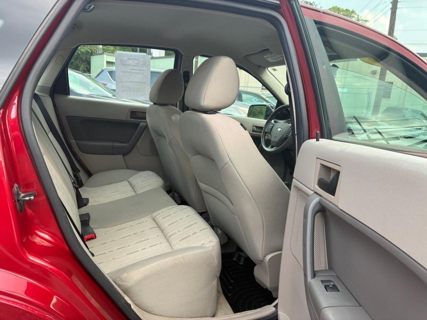 2010 RED FORD FOCUS SE (1FAHP3FN9AW) with an 2.0L engine, Automatic transmission, located at 117 North Cameron Street, Harrisburg, PA, 17101, (717) 963-8962, 40.267021, -76.875351 - WE FINANCE!!! Good Credit/ Challenged Credit/ No Credit - ALL Trade-Ins Welcomed!!! APPLY ONLINE or CALL us TODAY ;) Please call us to discuss your cash and/or financing options.- Photo#9