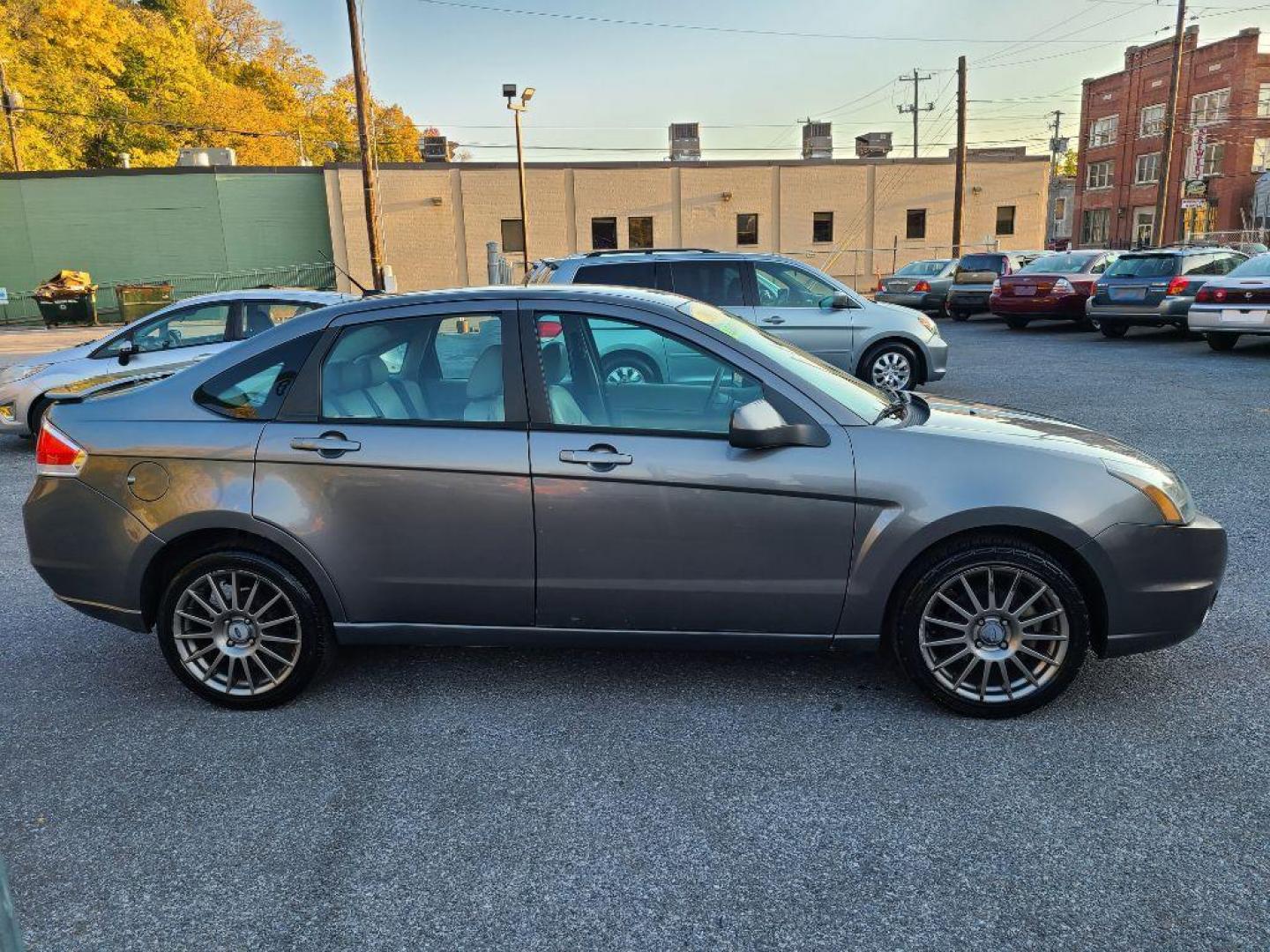 2010 GRAY FORD FOCUS SES (1FAHP3GNXAW) with an 2.0L engine, Automatic transmission, located at 117 North Cameron Street, Harrisburg, PA, 17101, (717) 963-8962, 40.267021, -76.875351 - WE FINANCE!!! Good Credit/ Bad Credit/ No Credit - ALL Trade-Ins Welcomed!!! ***Guaranteed Credit Approval*** APPLY ONLINE or CALL us TODAY ;) Internet Prices and Marketplace Prices are SPECIAL discounted ***CASH DEALS*** Retail Prices are higher. Please call us to discuss your cash and finan - Photo#5