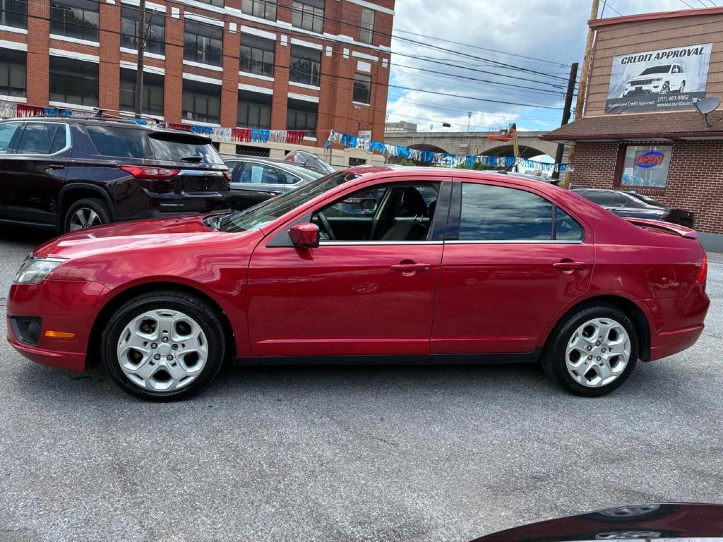 2010 RED FORD FUSION SE (3FAHP0HA2AR) with an 2.5L engine, Automatic transmission, located at 117 North Cameron Street, Harrisburg, PA, 17101, (717) 963-8962, 40.267021, -76.875351 - WE FINANCE!!! MOST vehicles are available for financing. Good Credit/ Challenged Credit/ No Credit - ALL Trade-Ins Welcomed!!! APPLY ONLINE or CALL us TODAY Please call us to discuss your cash and/or financing options. Thanks for checking our inventory! We're here to help.- Photo#1