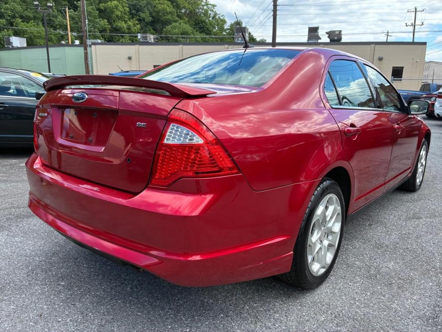 2010 RED FORD FUSION SE (3FAHP0HA2AR) with an 2.5L engine, Automatic transmission, located at 117 North Cameron Street, Harrisburg, PA, 17101, (717) 963-8962, 40.267021, -76.875351 - WE FINANCE!!! MOST vehicles are available for financing. Good Credit/ Challenged Credit/ No Credit - ALL Trade-Ins Welcomed!!! APPLY ONLINE or CALL us TODAY Please call us to discuss your cash and/or financing options. Thanks for checking our inventory! We're here to help.- Photo#4