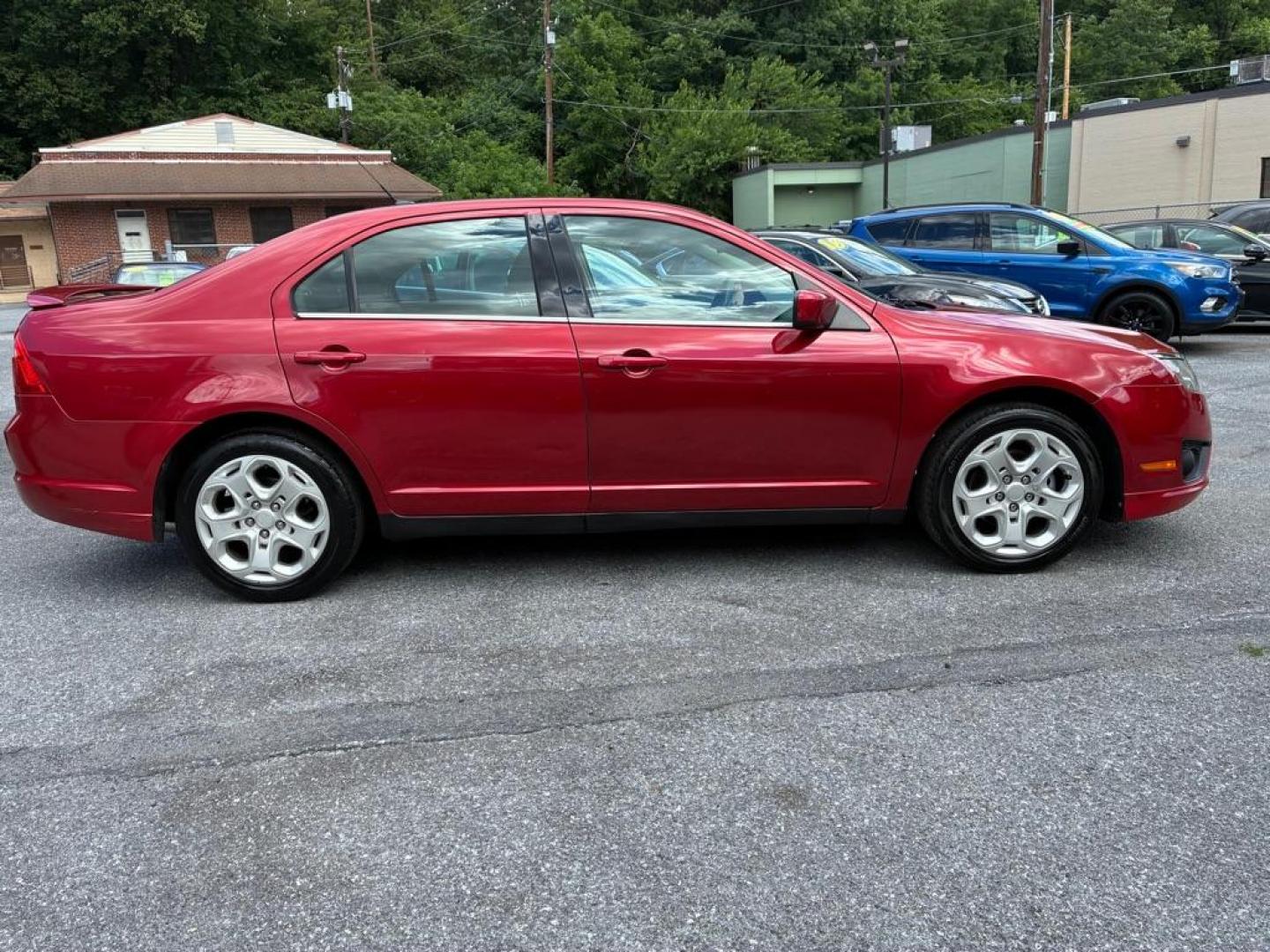 2010 RED FORD FUSION SE (3FAHP0HA2AR) with an 2.5L engine, Automatic transmission, located at 117 North Cameron Street, Harrisburg, PA, 17101, (717) 963-8962, 40.267021, -76.875351 - WE FINANCE!!! MOST vehicles are available for financing. Good Credit/ Challenged Credit/ No Credit - ALL Trade-Ins Welcomed!!! APPLY ONLINE or CALL us TODAY Please call us to discuss your cash and/or financing options. Thanks for checking our inventory! We're here to help.- Photo#5