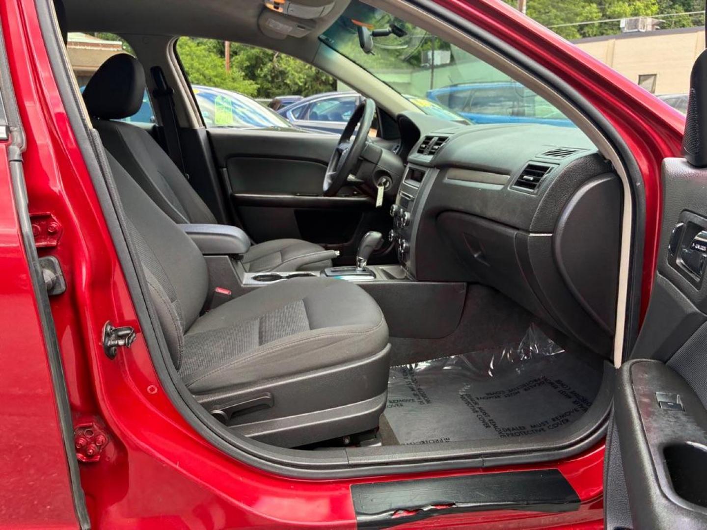 2010 RED FORD FUSION SE (3FAHP0HA2AR) with an 2.5L engine, Automatic transmission, located at 117 North Cameron Street, Harrisburg, PA, 17101, (717) 963-8962, 40.267021, -76.875351 - WE FINANCE!!! MOST vehicles are available for financing. Good Credit/ Challenged Credit/ No Credit - ALL Trade-Ins Welcomed!!! APPLY ONLINE or CALL us TODAY Please call us to discuss your cash and/or financing options. Thanks for checking our inventory! We're here to help.- Photo#8