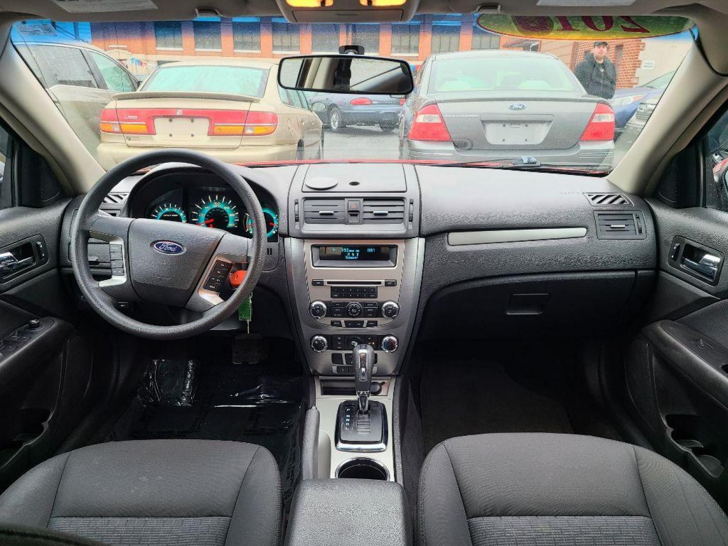 2010 RED FORD FUSION SE (3FAHP0HA7AR) with an 2.5L engine, Automatic transmission, located at 7981 Paxton Street, Harrisburg, PA, 17111, (717) 561-2926, 40.261490, -76.749229 - WE FINANCE!!! Good Credit/ Bad Credit/ No Credit - ALL Trade-Ins Welcomed!!! ***Guaranteed Credit Approval*** APPLY ONLINE or CALL us TODAY ;) Internet Prices and Marketplace Prices are SPECIAL discounted ***CASH DEALS*** Retail Prices are higher. Please call us to discuss your cash and finan - Photo#9
