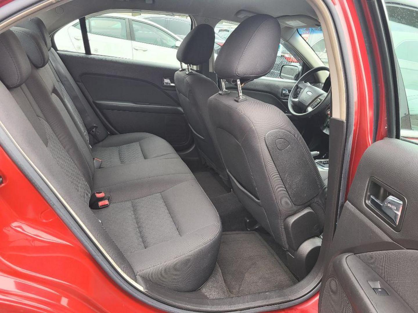 2010 RED FORD FUSION SE (3FAHP0HA7AR) with an 2.5L engine, Automatic transmission, located at 7981 Paxton Street, Harrisburg, PA, 17111, (717) 561-2926, 40.261490, -76.749229 - WE FINANCE!!! Good Credit/ Bad Credit/ No Credit - ALL Trade-Ins Welcomed!!! ***Guaranteed Credit Approval*** APPLY ONLINE or CALL us TODAY ;) Internet Prices and Marketplace Prices are SPECIAL discounted ***CASH DEALS*** Retail Prices are higher. Please call us to discuss your cash and finan - Photo#10