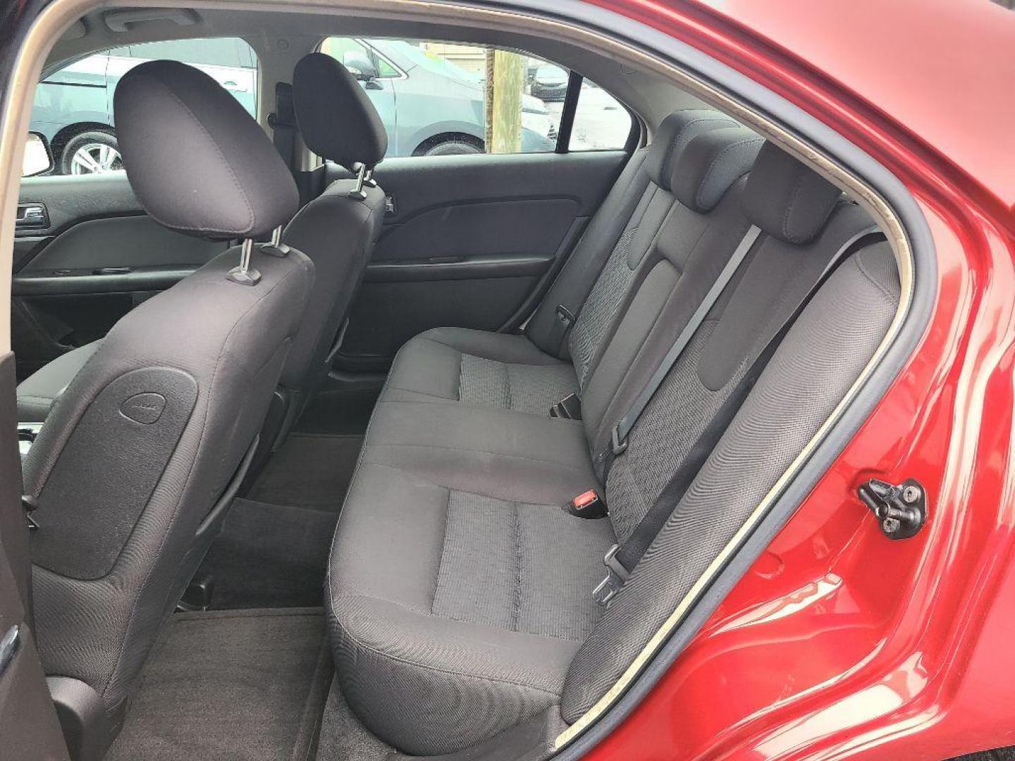 2010 RED FORD FUSION SE (3FAHP0HA7AR) with an 2.5L engine, Automatic transmission, located at 7981 Paxton Street, Harrisburg, PA, 17111, (717) 561-2926, 40.261490, -76.749229 - WE FINANCE!!! Good Credit/ Bad Credit/ No Credit - ALL Trade-Ins Welcomed!!! ***Guaranteed Credit Approval*** APPLY ONLINE or CALL us TODAY ;) Internet Prices and Marketplace Prices are SPECIAL discounted ***CASH DEALS*** Retail Prices are higher. Please call us to discuss your cash and finan - Photo#11