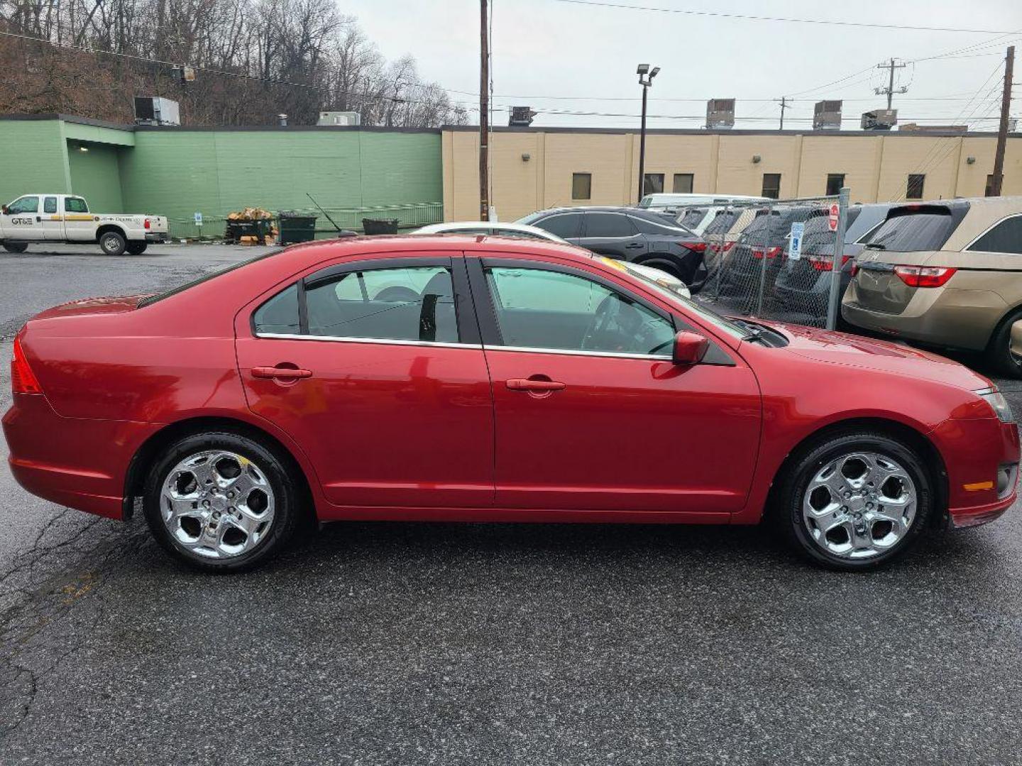 2010 RED FORD FUSION SE (3FAHP0HA7AR) with an 2.5L engine, Automatic transmission, located at 7981 Paxton Street, Harrisburg, PA, 17111, (717) 561-2926, 40.261490, -76.749229 - WE FINANCE!!! Good Credit/ Bad Credit/ No Credit - ALL Trade-Ins Welcomed!!! ***Guaranteed Credit Approval*** APPLY ONLINE or CALL us TODAY ;) Internet Prices and Marketplace Prices are SPECIAL discounted ***CASH DEALS*** Retail Prices are higher. Please call us to discuss your cash and finan - Photo#5
