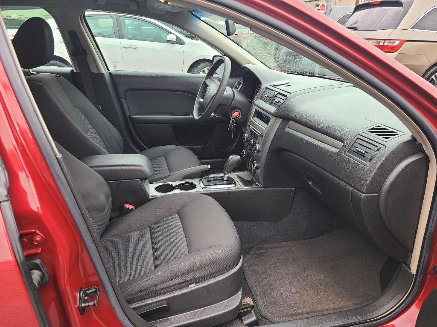 2010 RED FORD FUSION SE (3FAHP0HA7AR) with an 2.5L engine, Automatic transmission, located at 7981 Paxton Street, Harrisburg, PA, 17111, (717) 561-2926, 40.261490, -76.749229 - WE FINANCE!!! Good Credit/ Bad Credit/ No Credit - ALL Trade-Ins Welcomed!!! ***Guaranteed Credit Approval*** APPLY ONLINE or CALL us TODAY ;) Internet Prices and Marketplace Prices are SPECIAL discounted ***CASH DEALS*** Retail Prices are higher. Please call us to discuss your cash and finan - Photo#8