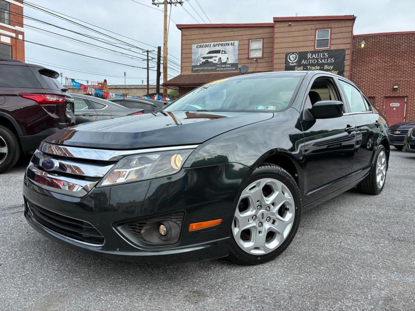 2010 GREEN FORD FUSION SE (3FAHP0HA6AR) with an 2.5L engine, Automatic transmission, located at 117 North Cameron Street, Harrisburg, PA, 17101, (717) 963-8962, 40.267021, -76.875351 - WE FINANCE!!! MOST vehicles are available for financing. Good Credit/ Challenged Credit/ No Credit - ALL Trade-Ins Welcomed!!! APPLY ONLINE or CALL us TODAY Please call us to discuss your cash and/or financing options. Thanks for checking our inventory! We're here to help. - Photo#0