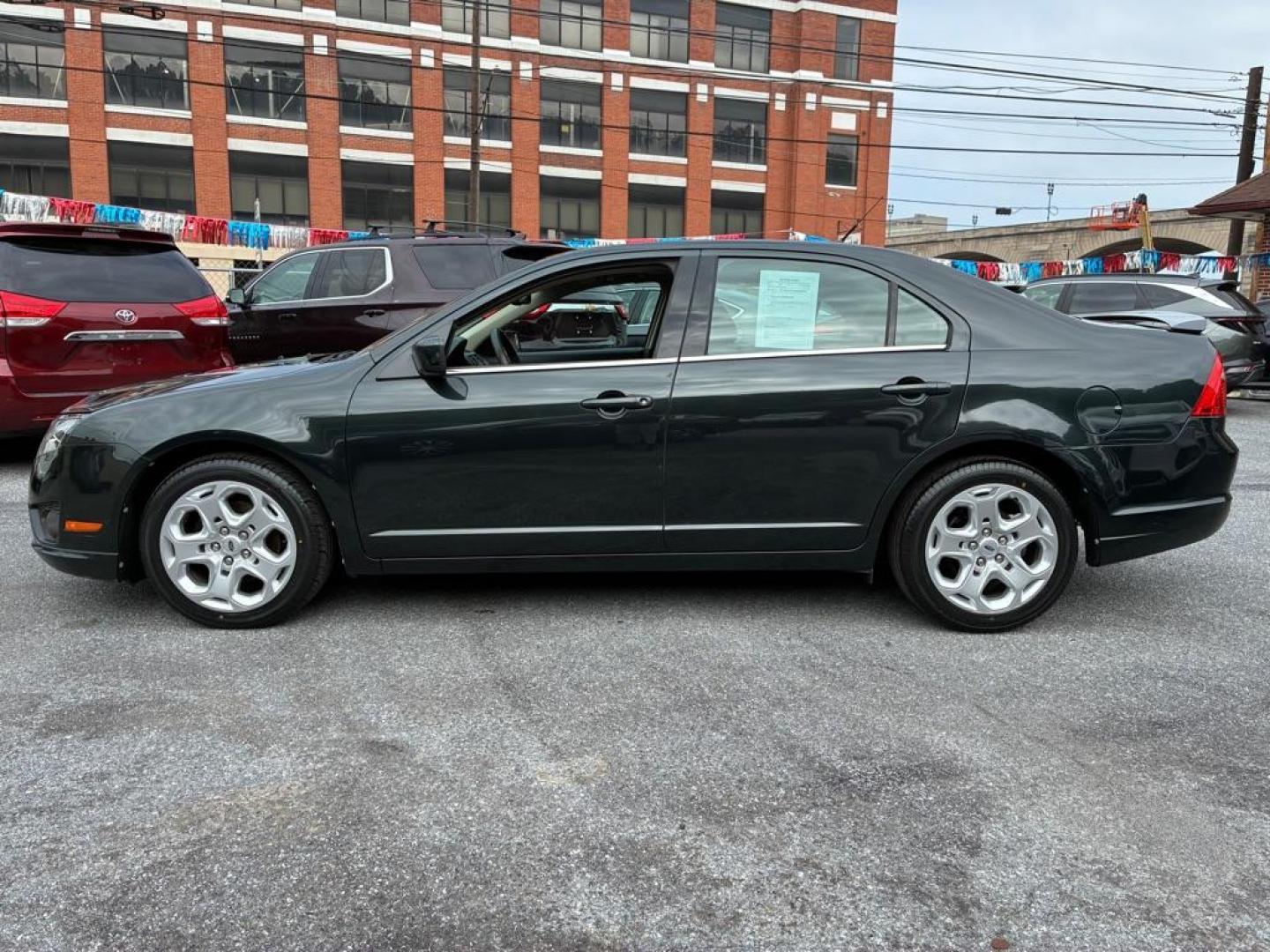 2010 GREEN FORD FUSION SE (3FAHP0HA6AR) with an 2.5L engine, Automatic transmission, located at 117 North Cameron Street, Harrisburg, PA, 17101, (717) 963-8962, 40.267021, -76.875351 - WE FINANCE!!! MOST vehicles are available for financing. Good Credit/ Challenged Credit/ No Credit - ALL Trade-Ins Welcomed!!! APPLY ONLINE or CALL us TODAY Please call us to discuss your cash and/or financing options. Thanks for checking our inventory! We're here to help. - Photo#1