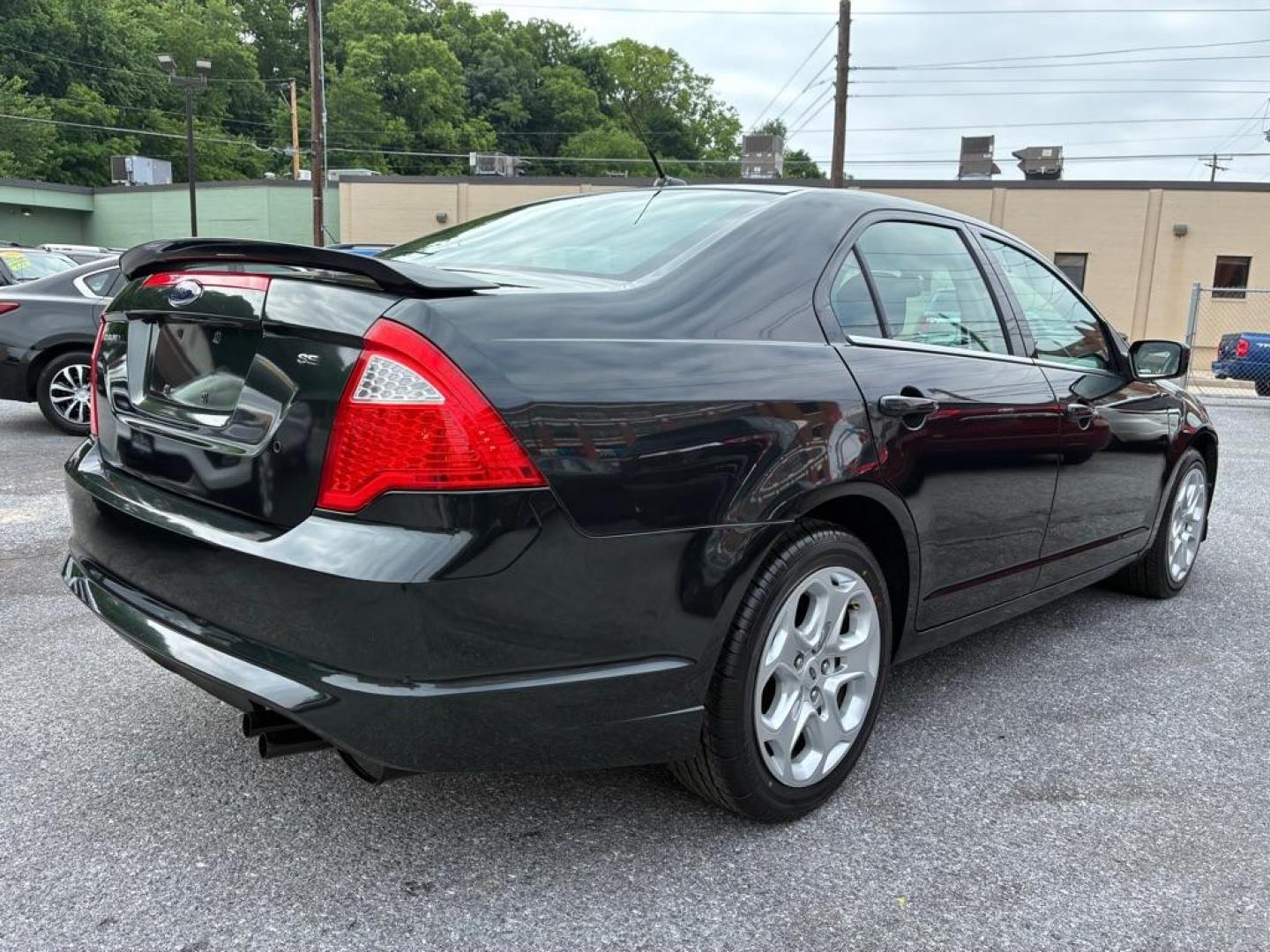 2010 GREEN FORD FUSION SE (3FAHP0HA6AR) with an 2.5L engine, Automatic transmission, located at 117 North Cameron Street, Harrisburg, PA, 17101, (717) 963-8962, 40.267021, -76.875351 - WE FINANCE!!! MOST vehicles are available for financing. Good Credit/ Challenged Credit/ No Credit - ALL Trade-Ins Welcomed!!! APPLY ONLINE or CALL us TODAY Please call us to discuss your cash and/or financing options. Thanks for checking our inventory! We're here to help. - Photo#4
