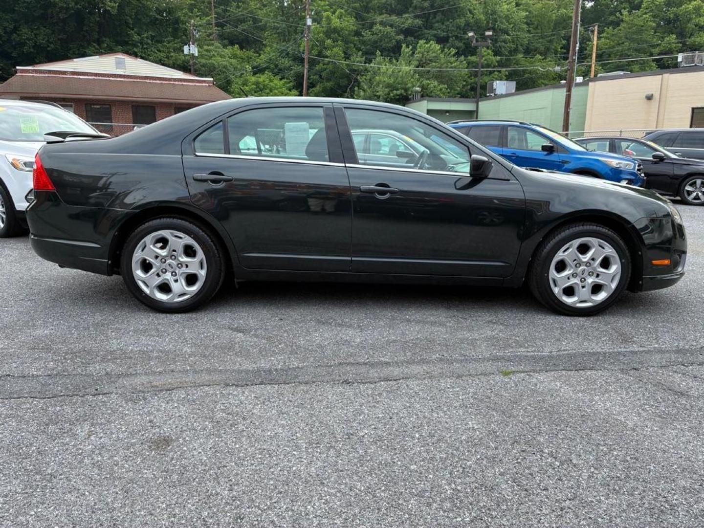 2010 GREEN FORD FUSION SE (3FAHP0HA6AR) with an 2.5L engine, Automatic transmission, located at 117 North Cameron Street, Harrisburg, PA, 17101, (717) 963-8962, 40.267021, -76.875351 - WE FINANCE!!! MOST vehicles are available for financing. Good Credit/ Challenged Credit/ No Credit - ALL Trade-Ins Welcomed!!! APPLY ONLINE or CALL us TODAY Please call us to discuss your cash and/or financing options. Thanks for checking our inventory! We're here to help. - Photo#5