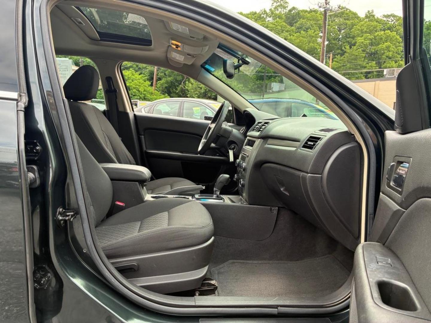 2010 GREEN FORD FUSION SE (3FAHP0HA6AR) with an 2.5L engine, Automatic transmission, located at 117 North Cameron Street, Harrisburg, PA, 17101, (717) 963-8962, 40.267021, -76.875351 - WE FINANCE!!! MOST vehicles are available for financing. Good Credit/ Challenged Credit/ No Credit - ALL Trade-Ins Welcomed!!! APPLY ONLINE or CALL us TODAY Please call us to discuss your cash and/or financing options. Thanks for checking our inventory! We're here to help. - Photo#8