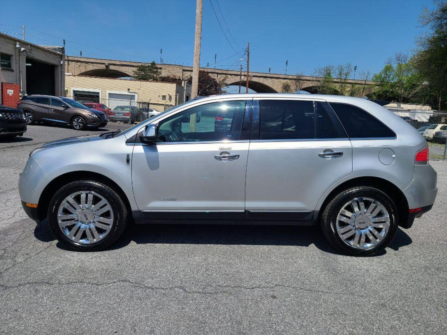 2010 SILVER LINCOLN MKX BASE (2LMDJ8JC3AB) with an 3.5L engine, Automatic transmission, located at 117 North Cameron Street, Harrisburg, PA, 17101, (717) 963-8962, 40.267021, -76.875351 - WE FINANCE!!! Good Credit/ Bad Credit/ No Credit - ALL Trade-Ins Welcomed!!! ***Guaranteed Credit Approval*** APPLY ONLINE or CALL us TODAY ;) Internet Prices and Marketplace Prices are SPECIAL discounted ***CASH DEALS*** Retail Prices are higher. Please call us to discuss your cash and finan - Photo#6