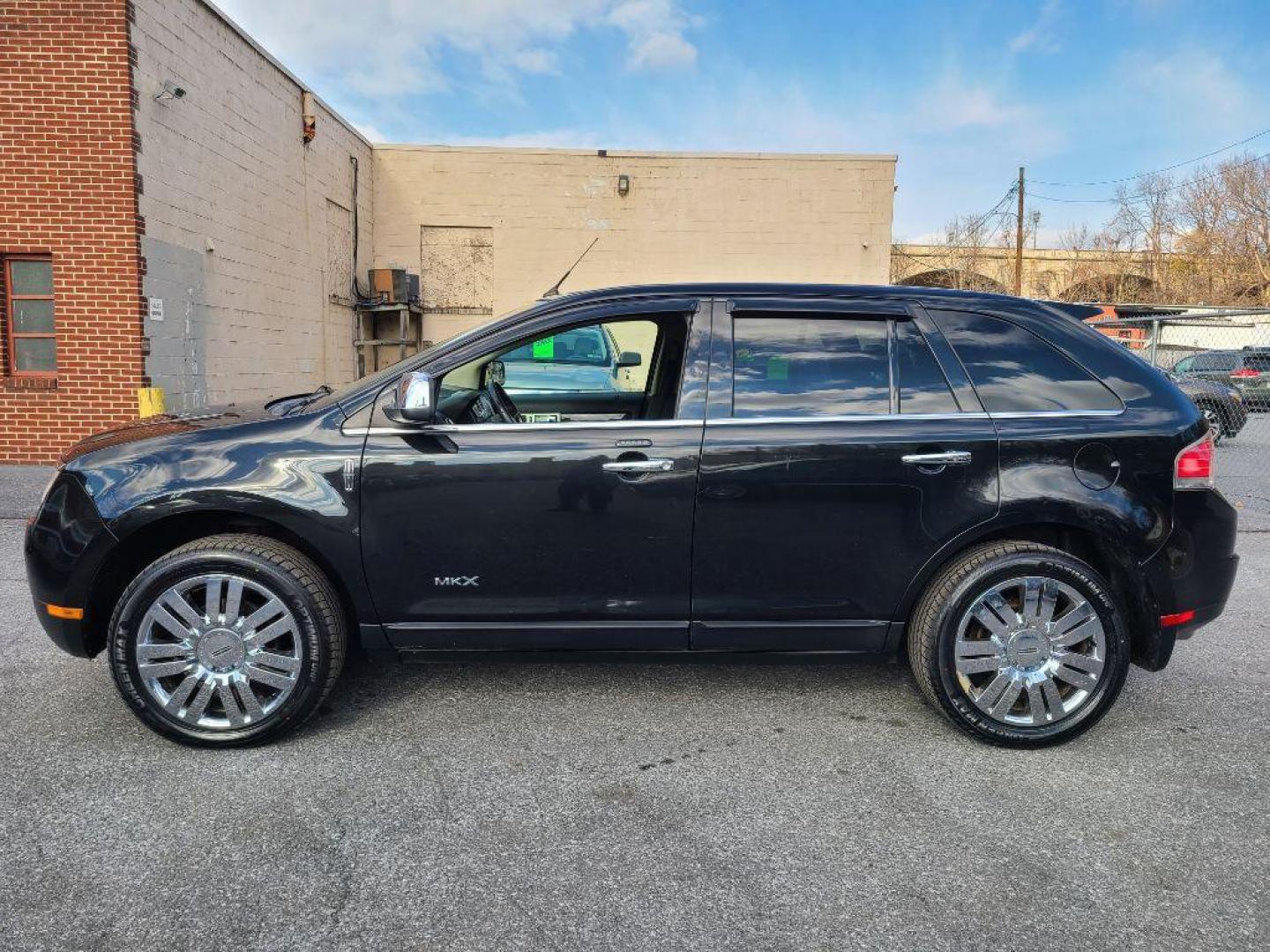 2010 BLACK LINCOLN MKX AWD (2LMDJ8JC2AB) with an 3.5L engine, Automatic transmission, located at 117 North Cameron Street, Harrisburg, PA, 17101, (717) 963-8962, 40.267021, -76.875351 - Photo#1