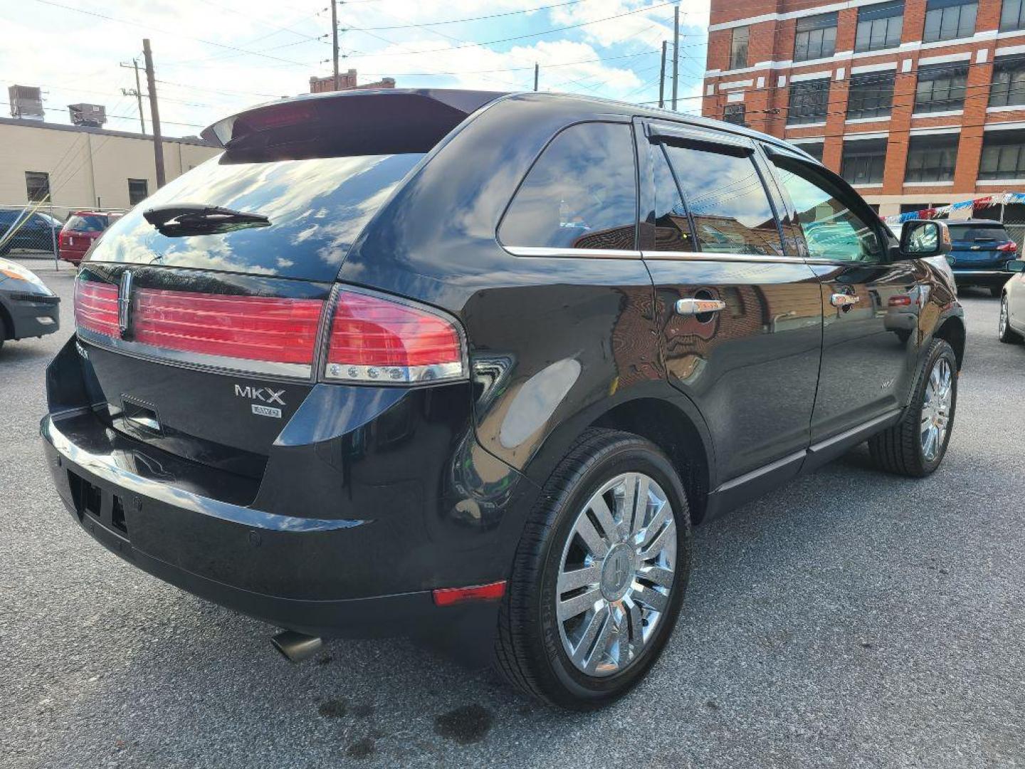 2010 BLACK LINCOLN MKX AWD (2LMDJ8JC2AB) with an 3.5L engine, Automatic transmission, located at 117 North Cameron Street, Harrisburg, PA, 17101, (717) 963-8962, 40.267021, -76.875351 - Photo#4